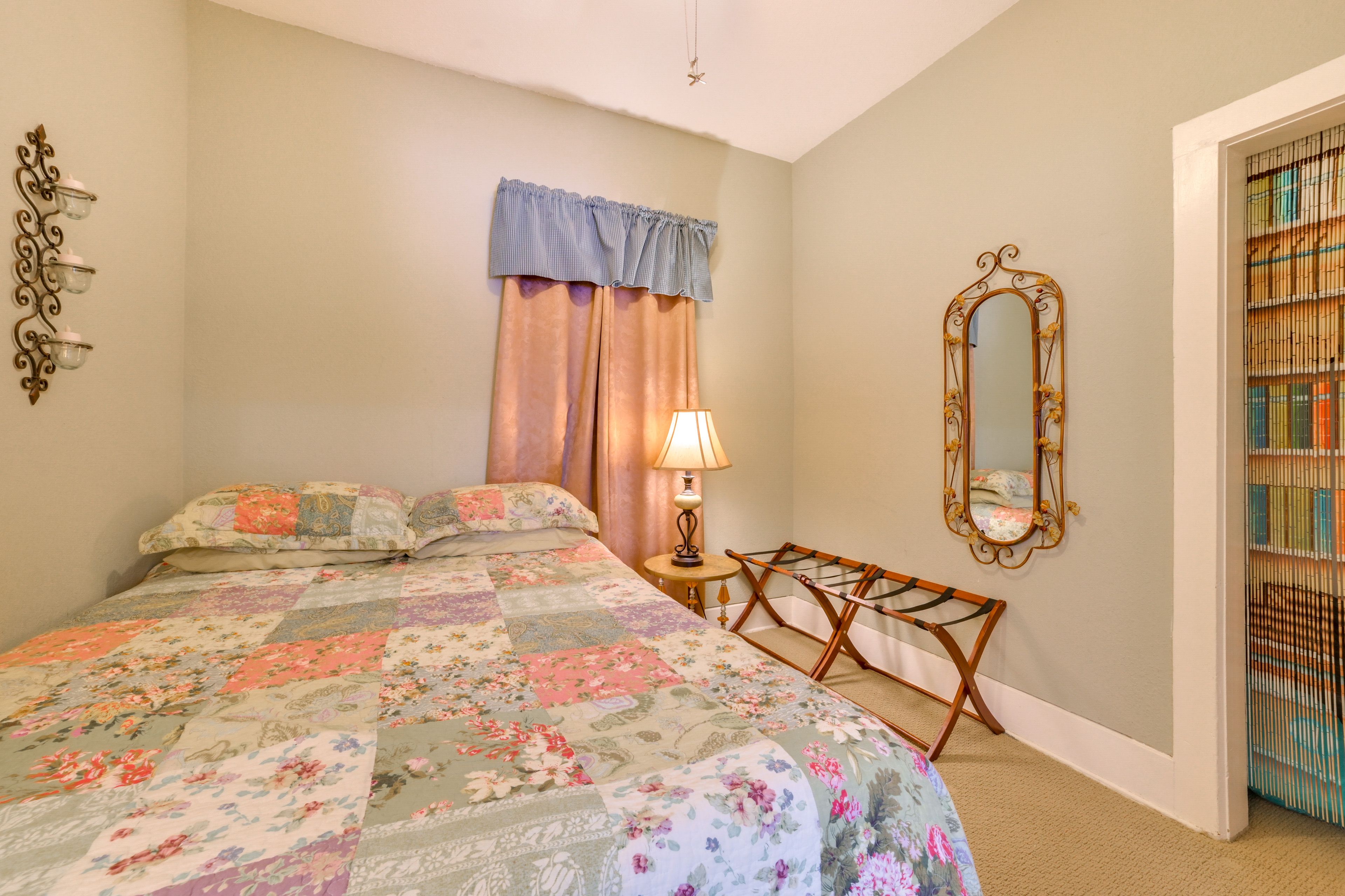 Bedroom 2 | Queen Bed