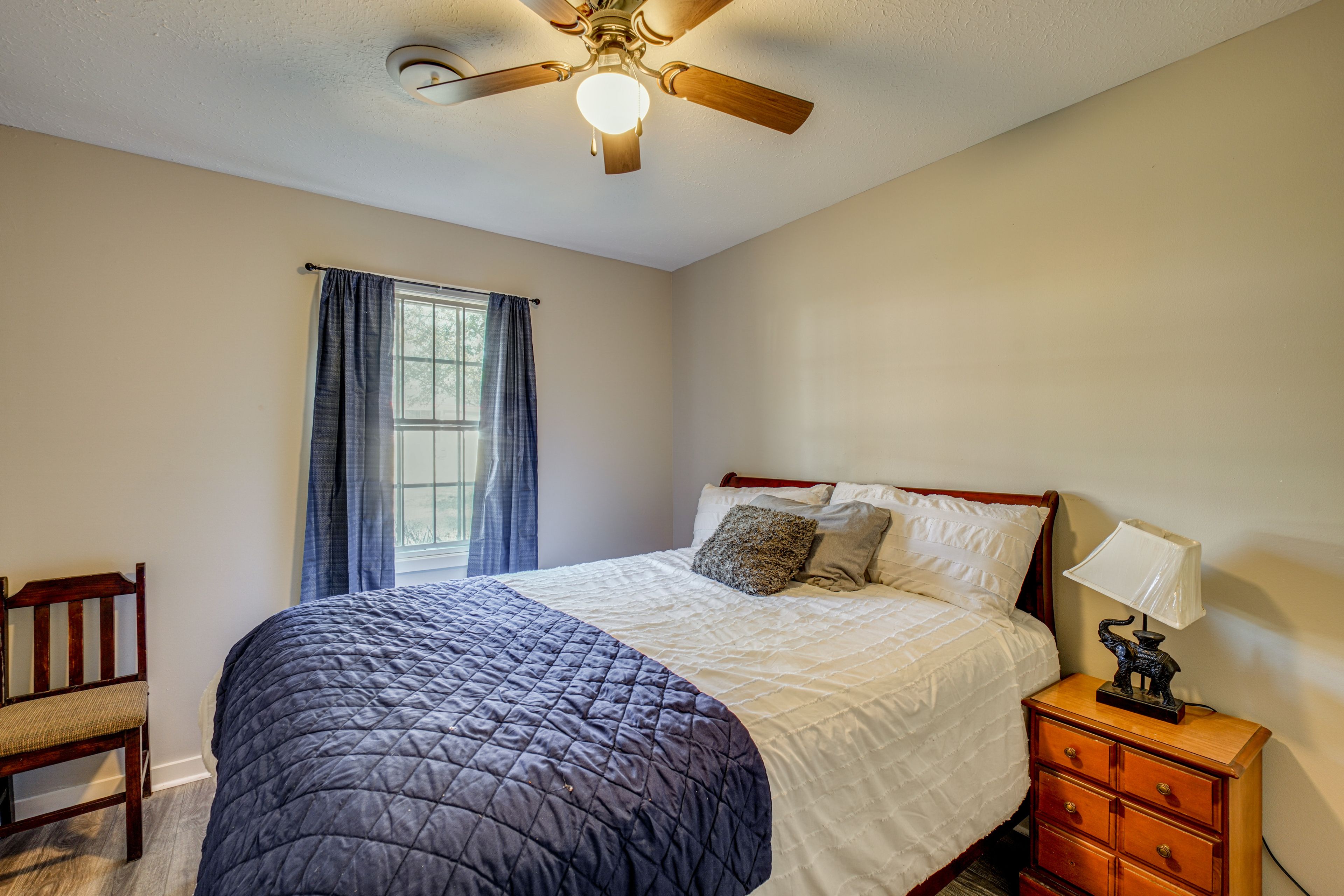 Bedroom 3 | Queen Bed