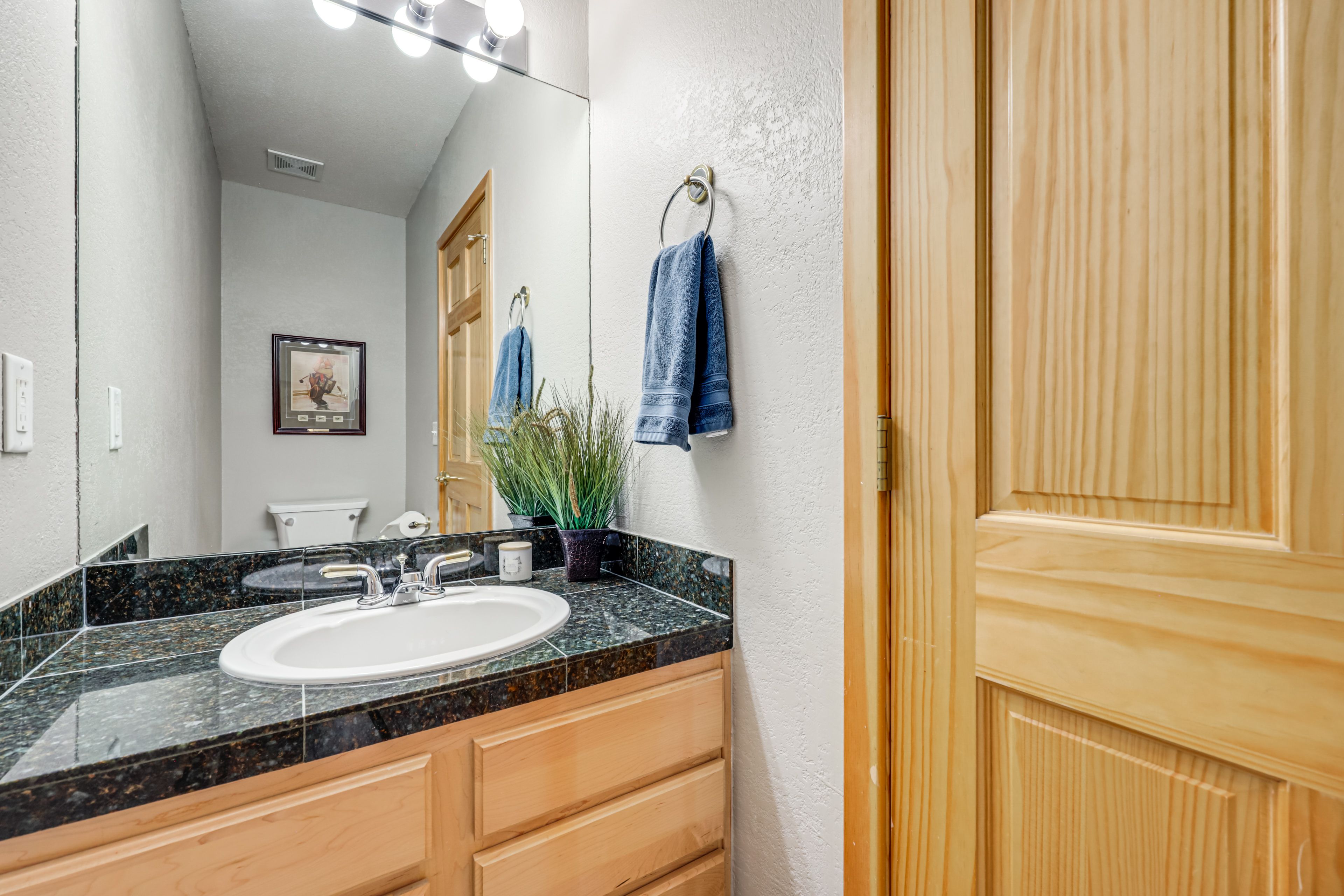 Half Bathroom | 1st Floor