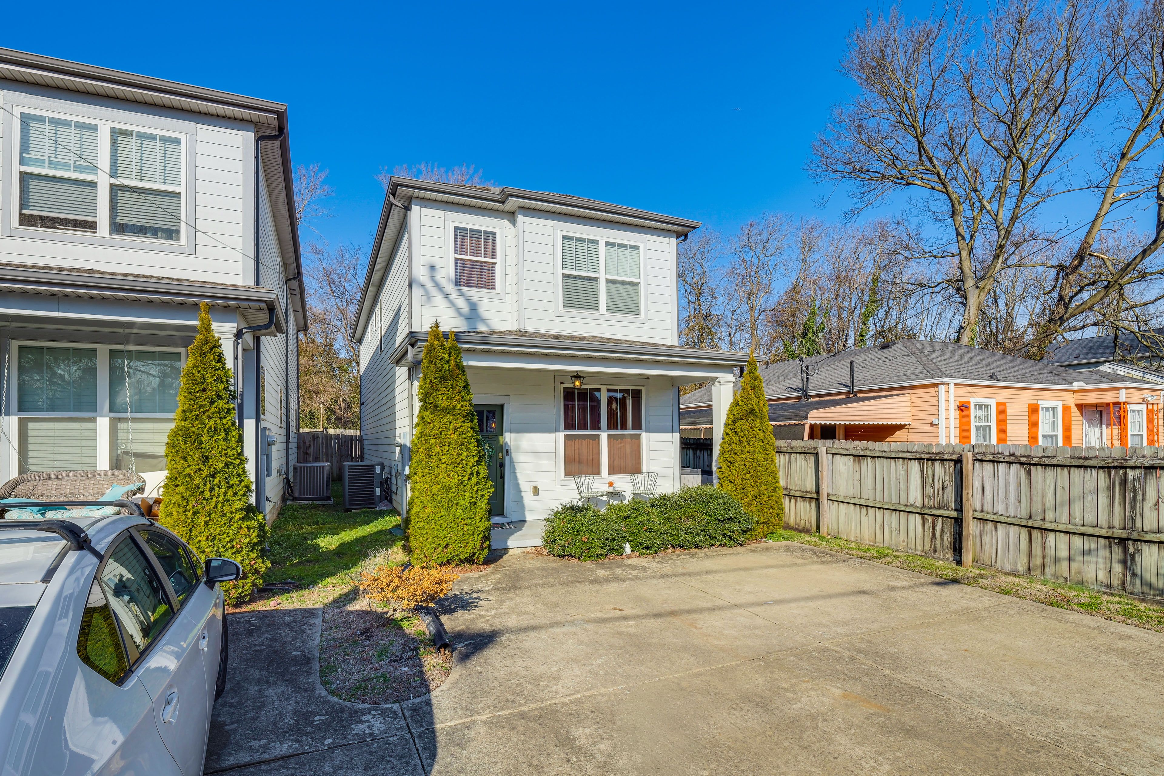 Parking | Driveway (2-3 Vehicles)