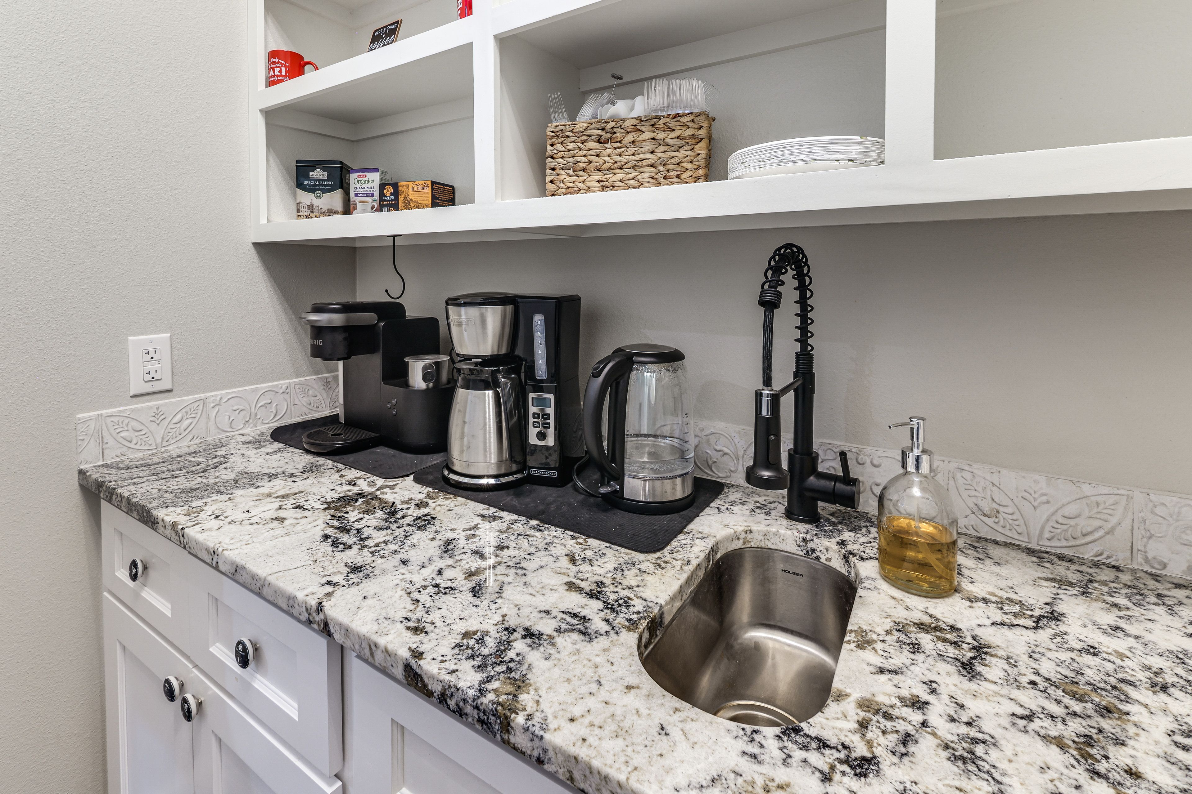 Wet Bar | 1st Floor