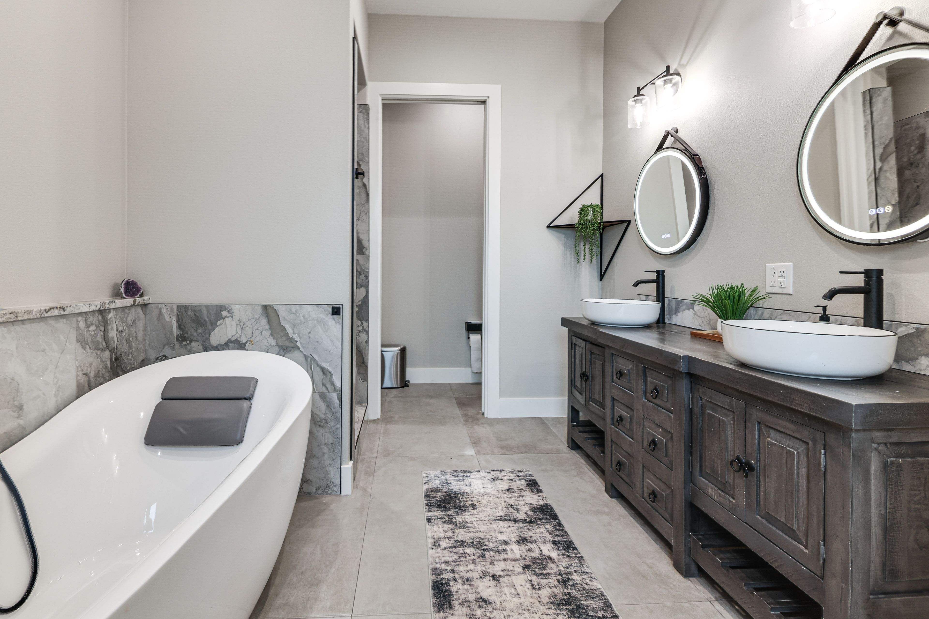 Bathroom | Shower | 2nd Floor