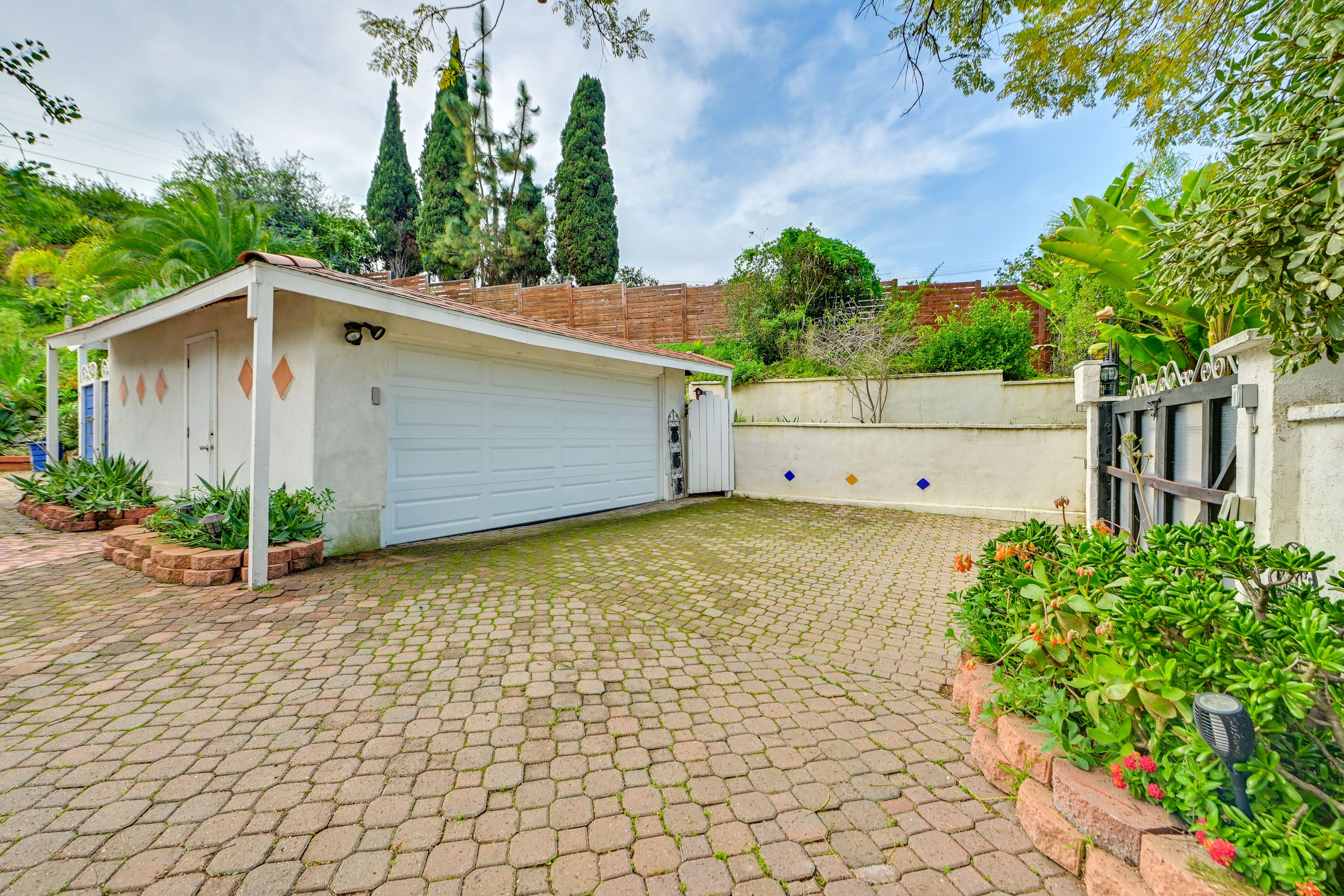 Parking | Driveway (2 Vehicles)