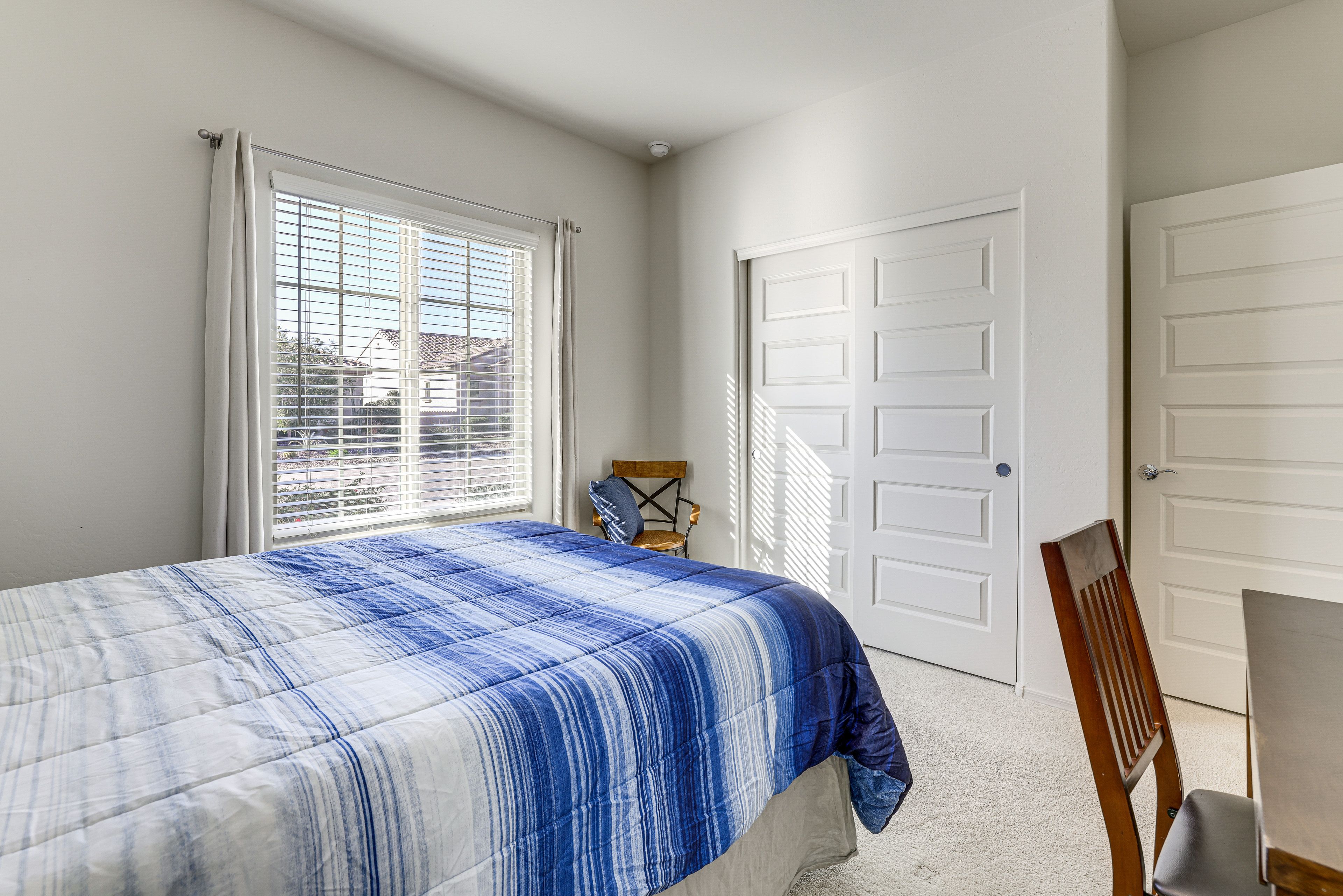 Bedroom 2 | Queen Bed