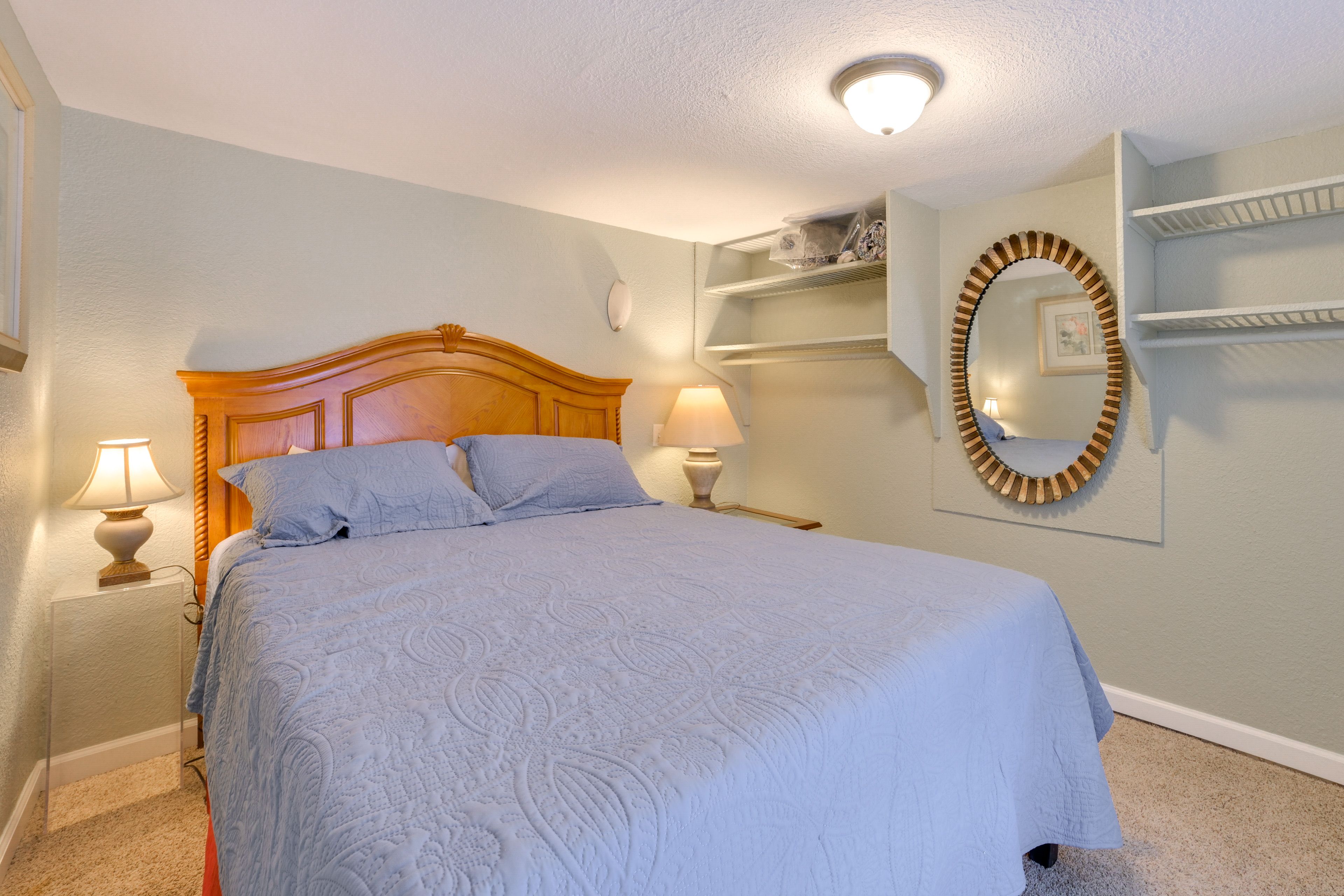 Bedroom | Queen Bed | Linens Provided