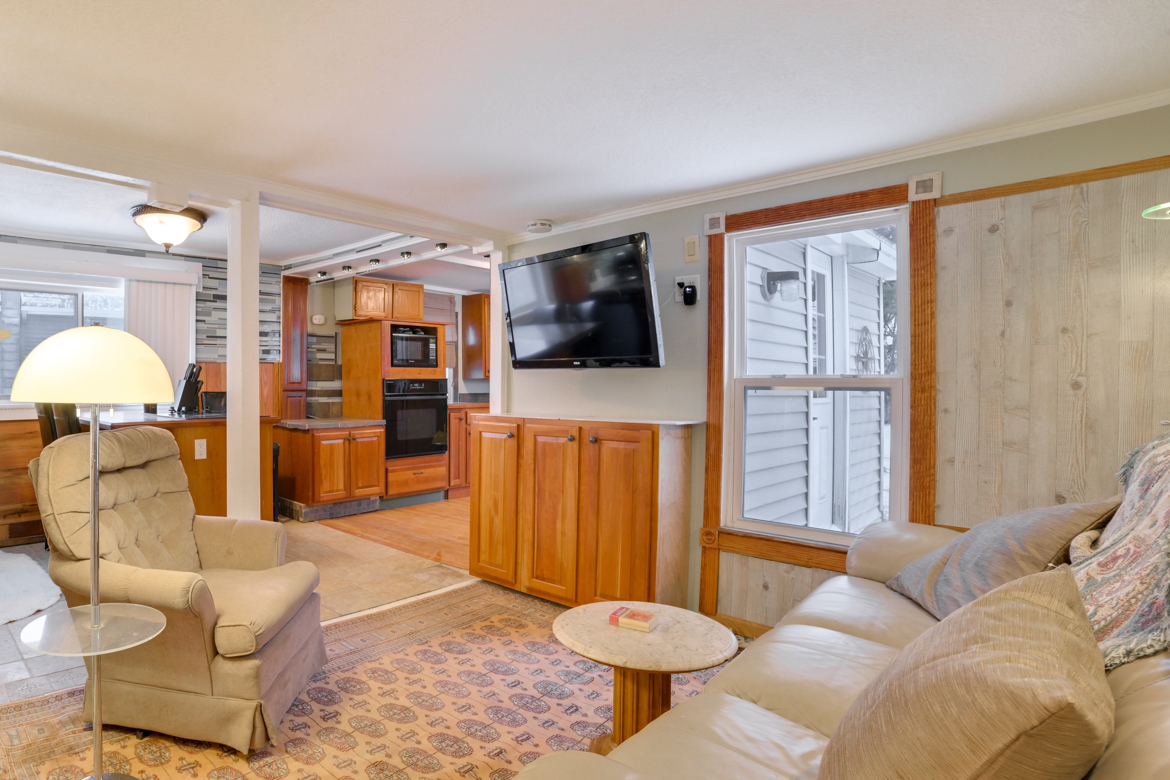 Living Room | Central Heating & A/C | Free WiFi