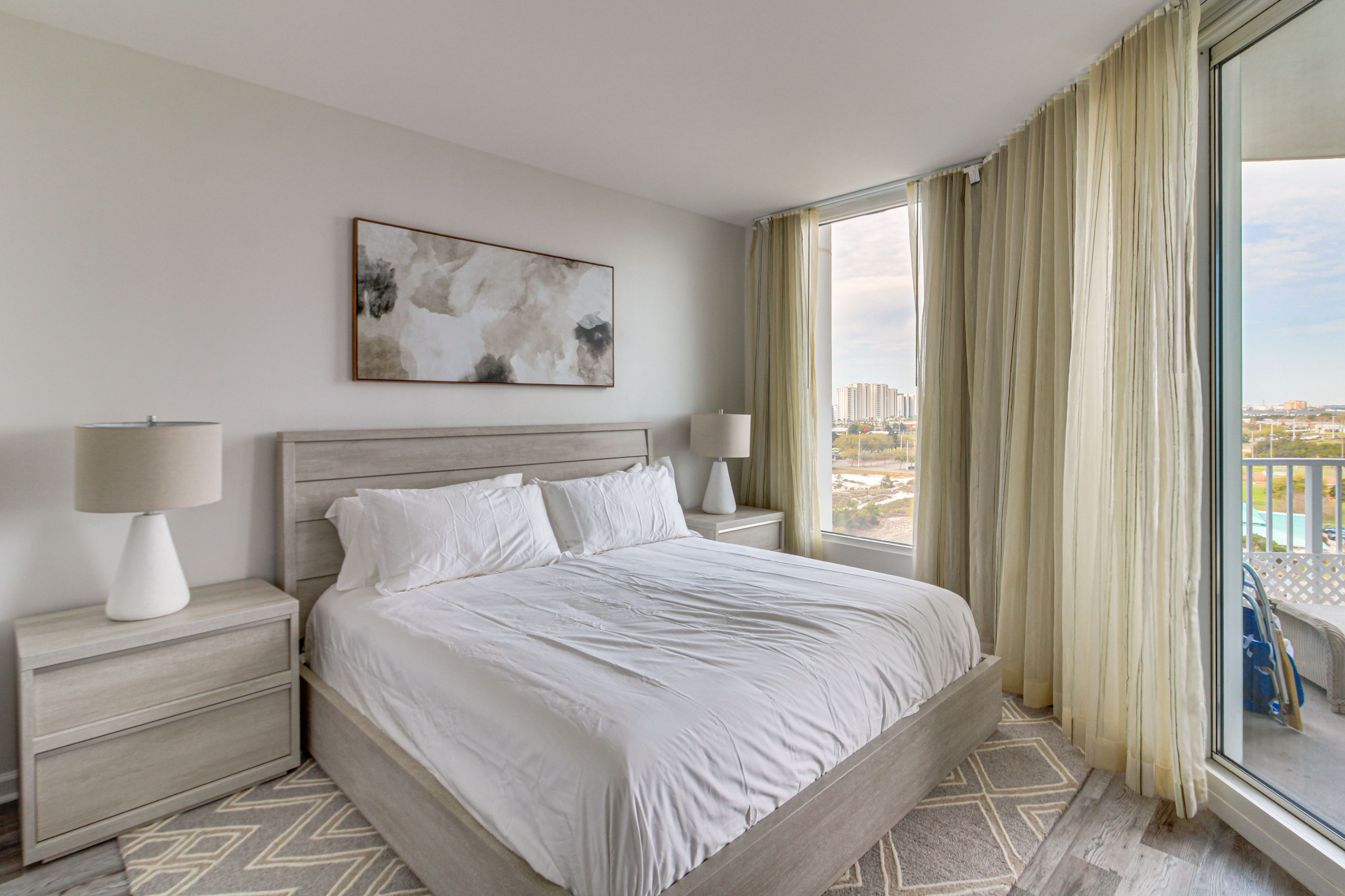 Bedroom 1 | King Bed