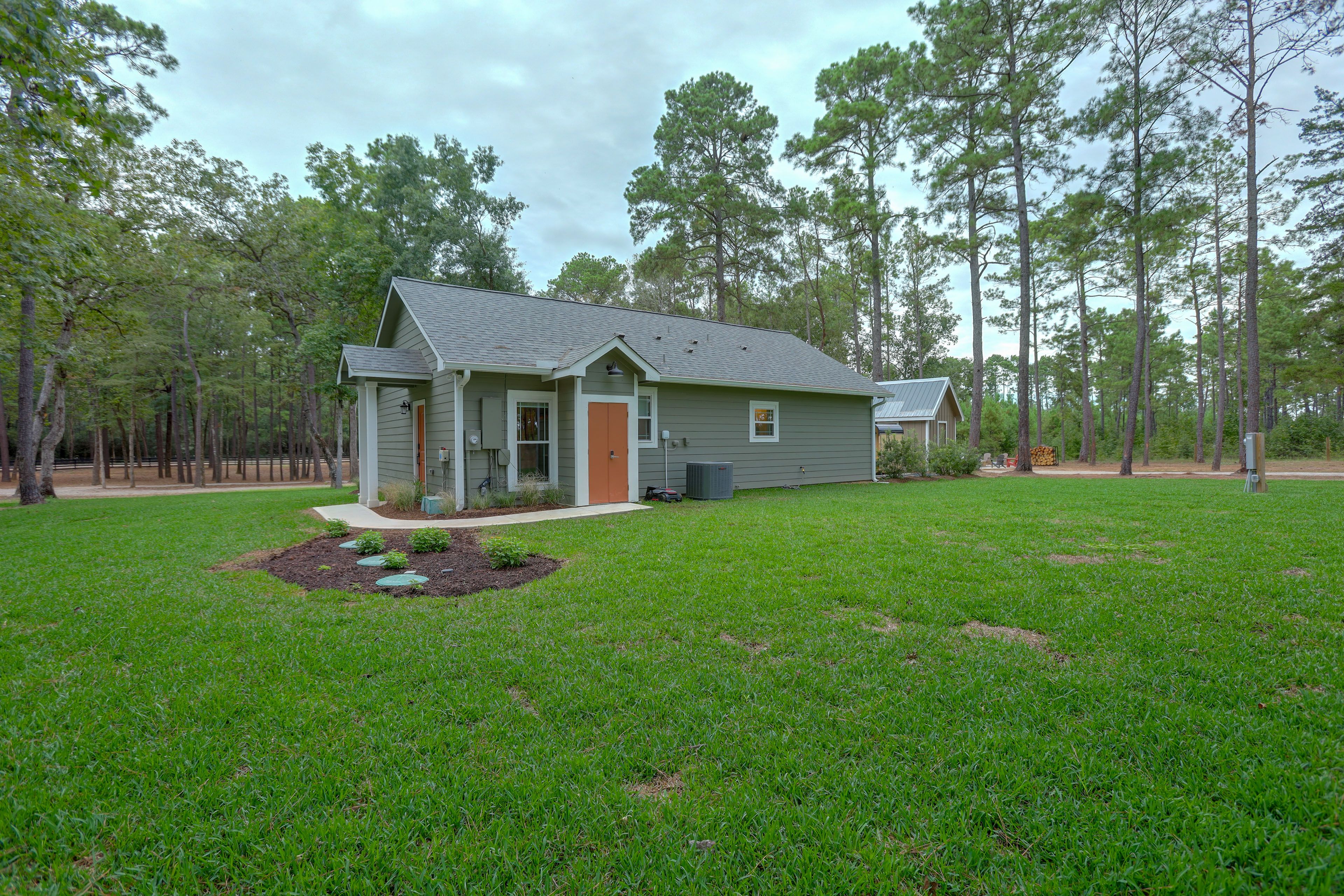 Willis Vacation Rental | 3BR | 2BA | 968 Sq Ft