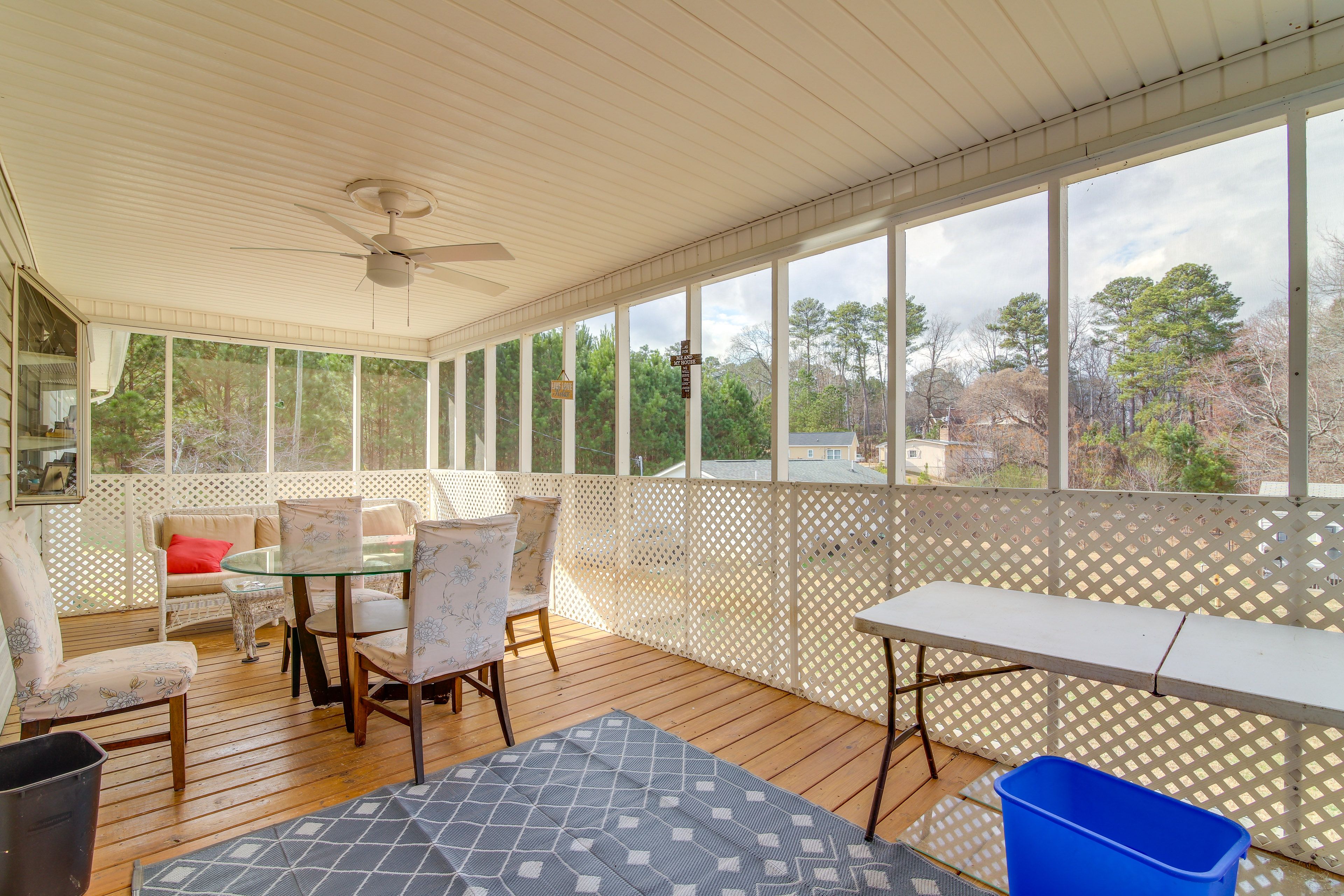 Suwanee Vacation Rental | 2BR | 2BA | 1,750 Sq Ft