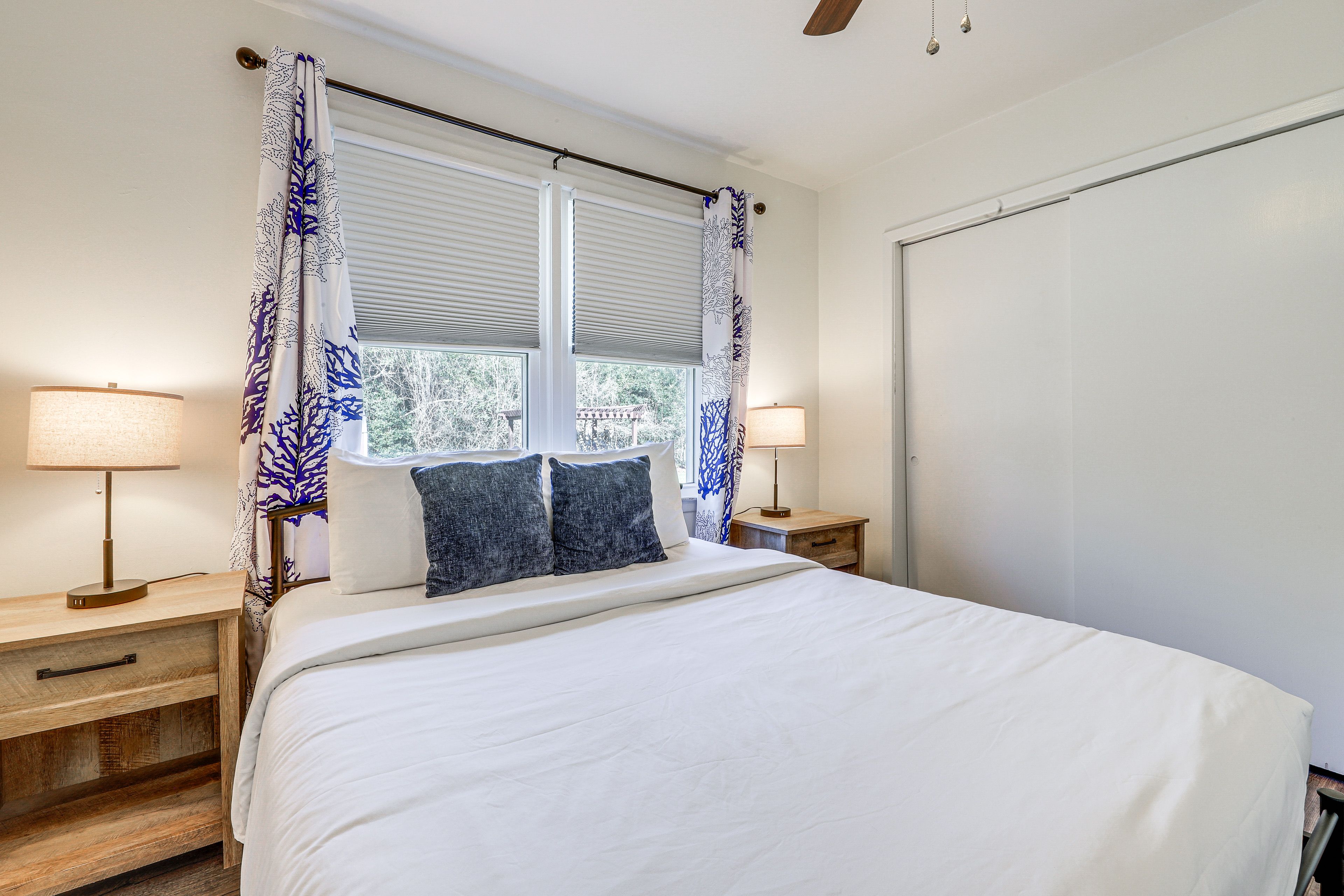 Bedroom 2 | Queen Bed