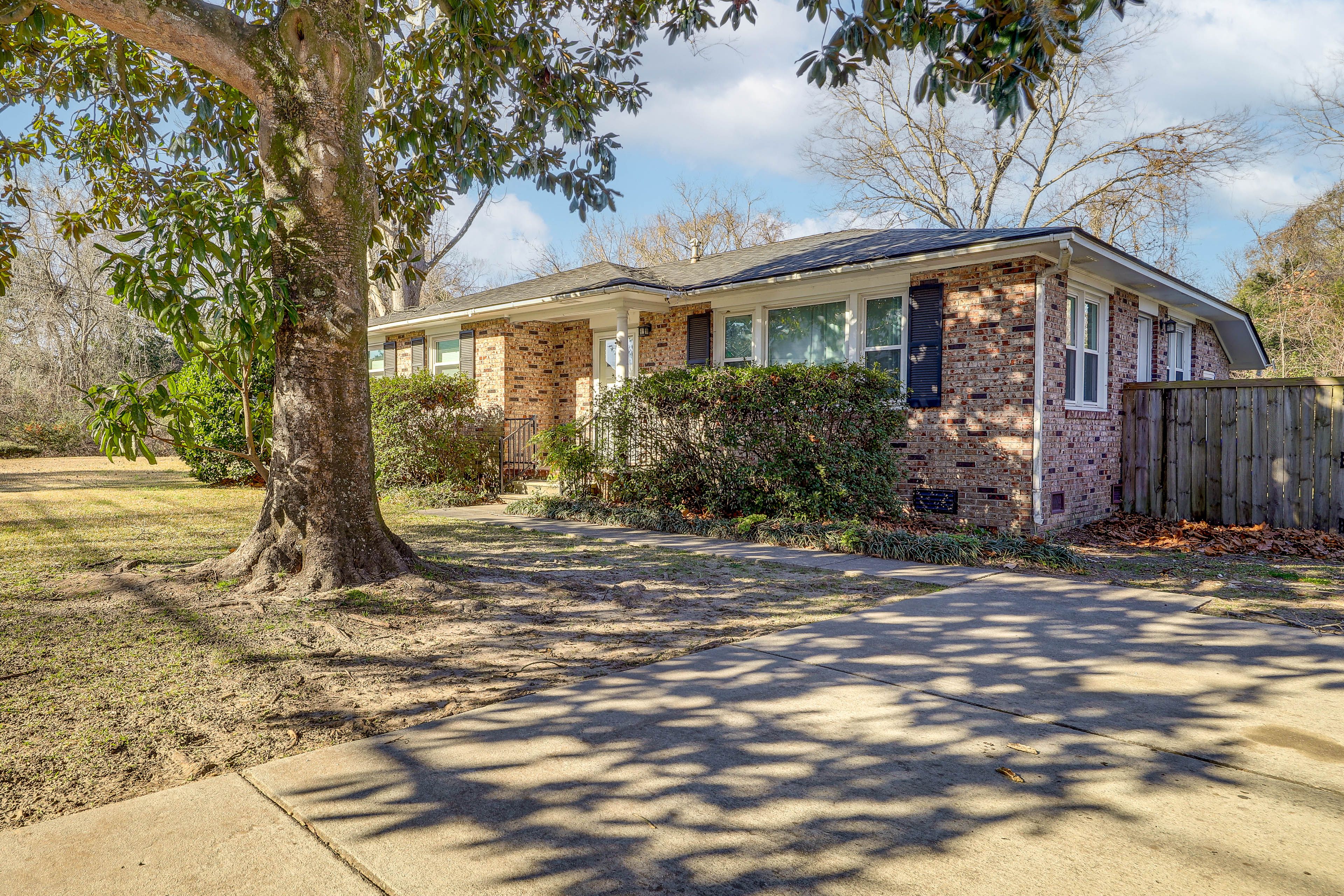 Parking | Driveway (3 Vehicles)