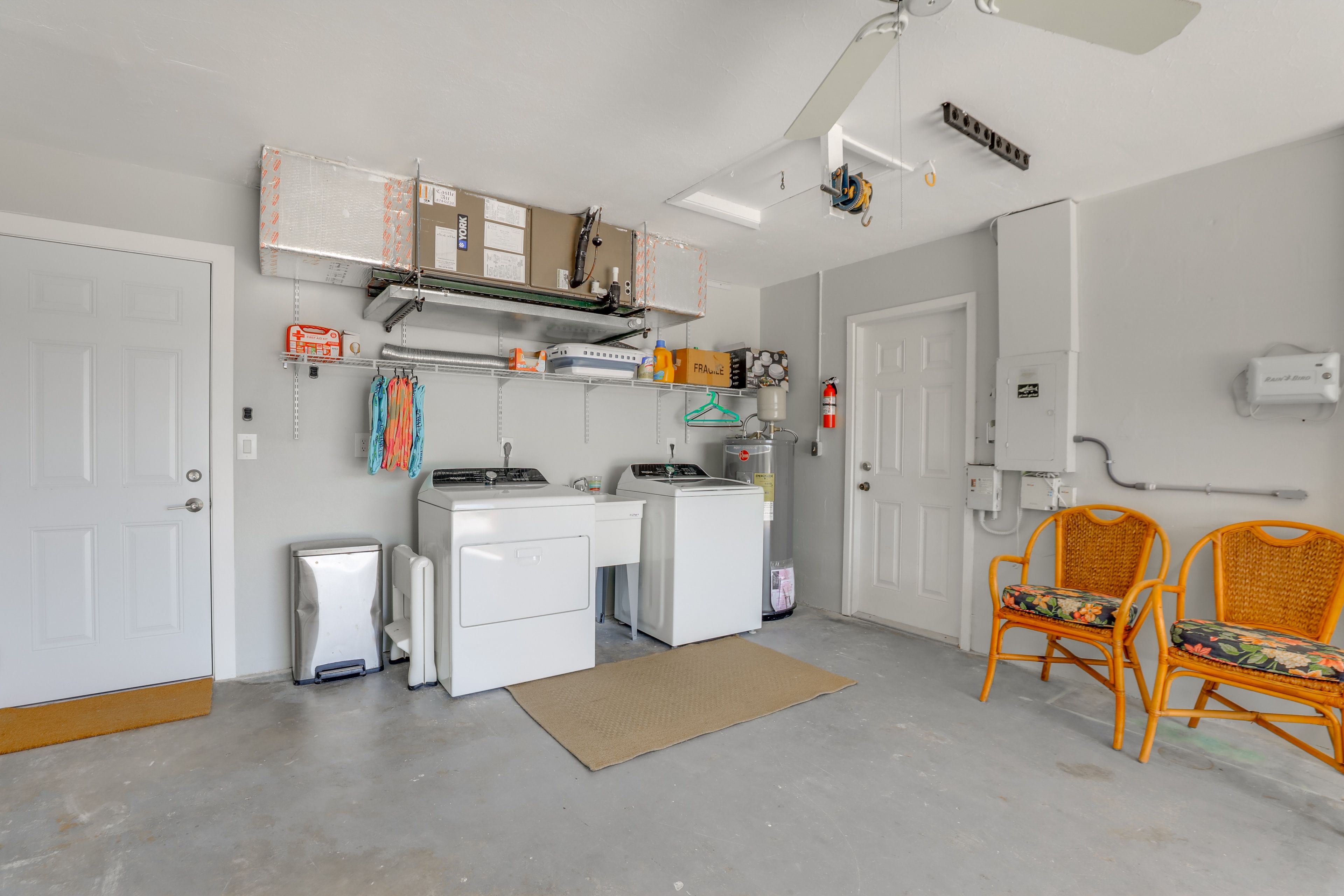 Garage | Laundry Area