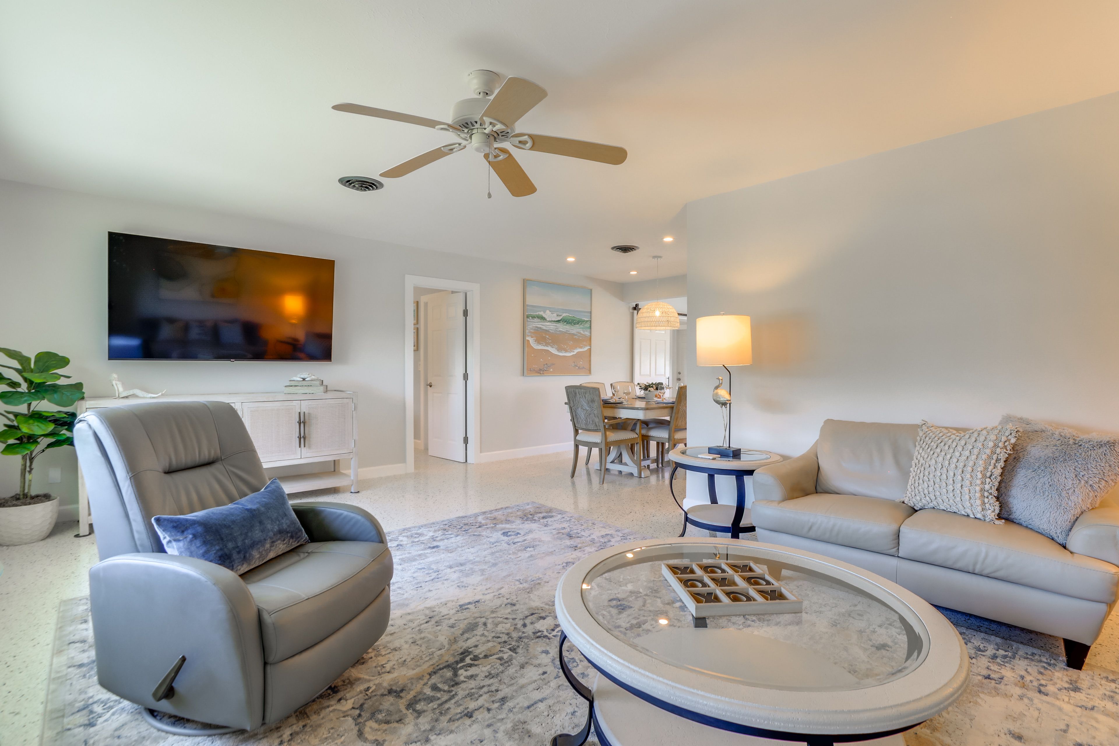 Living Room | Smart TV