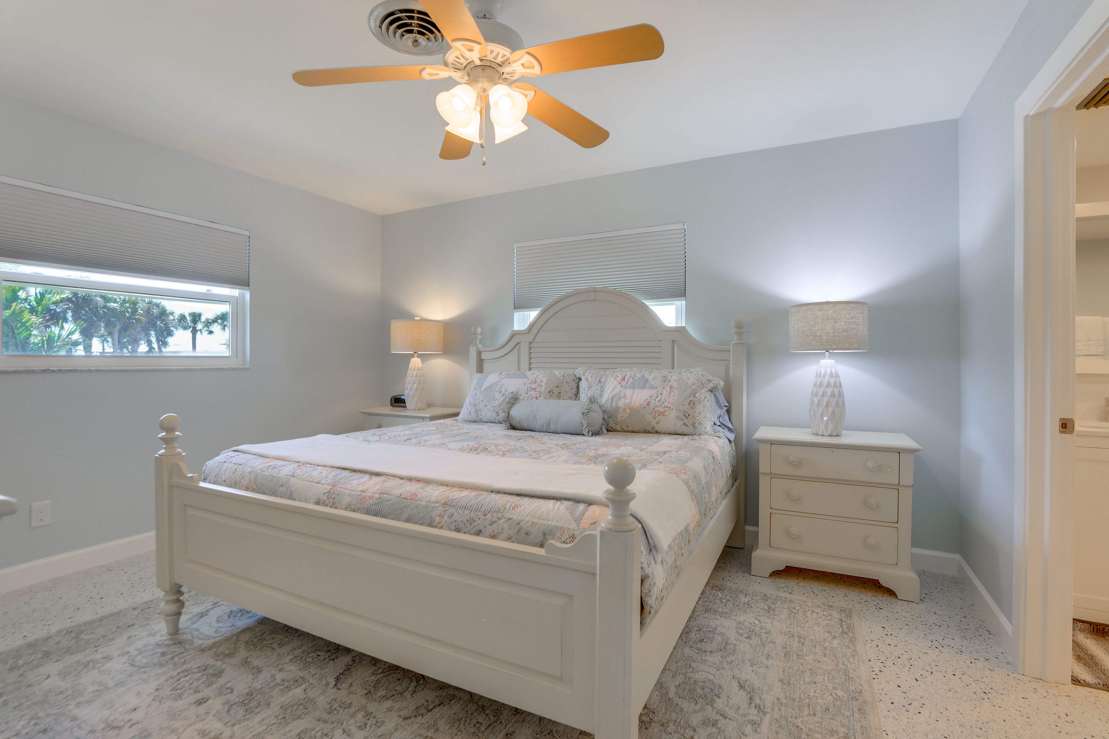 Bedroom 1 | King Bed