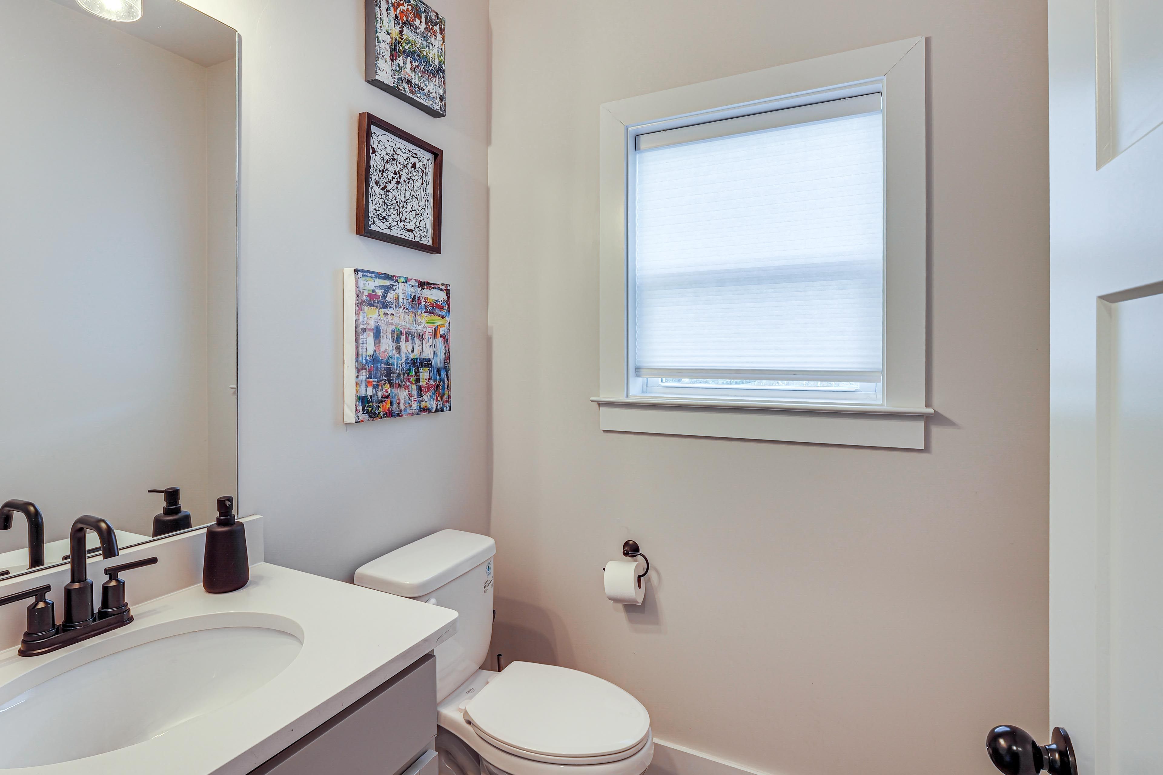 Half Bathroom | 1st Floor