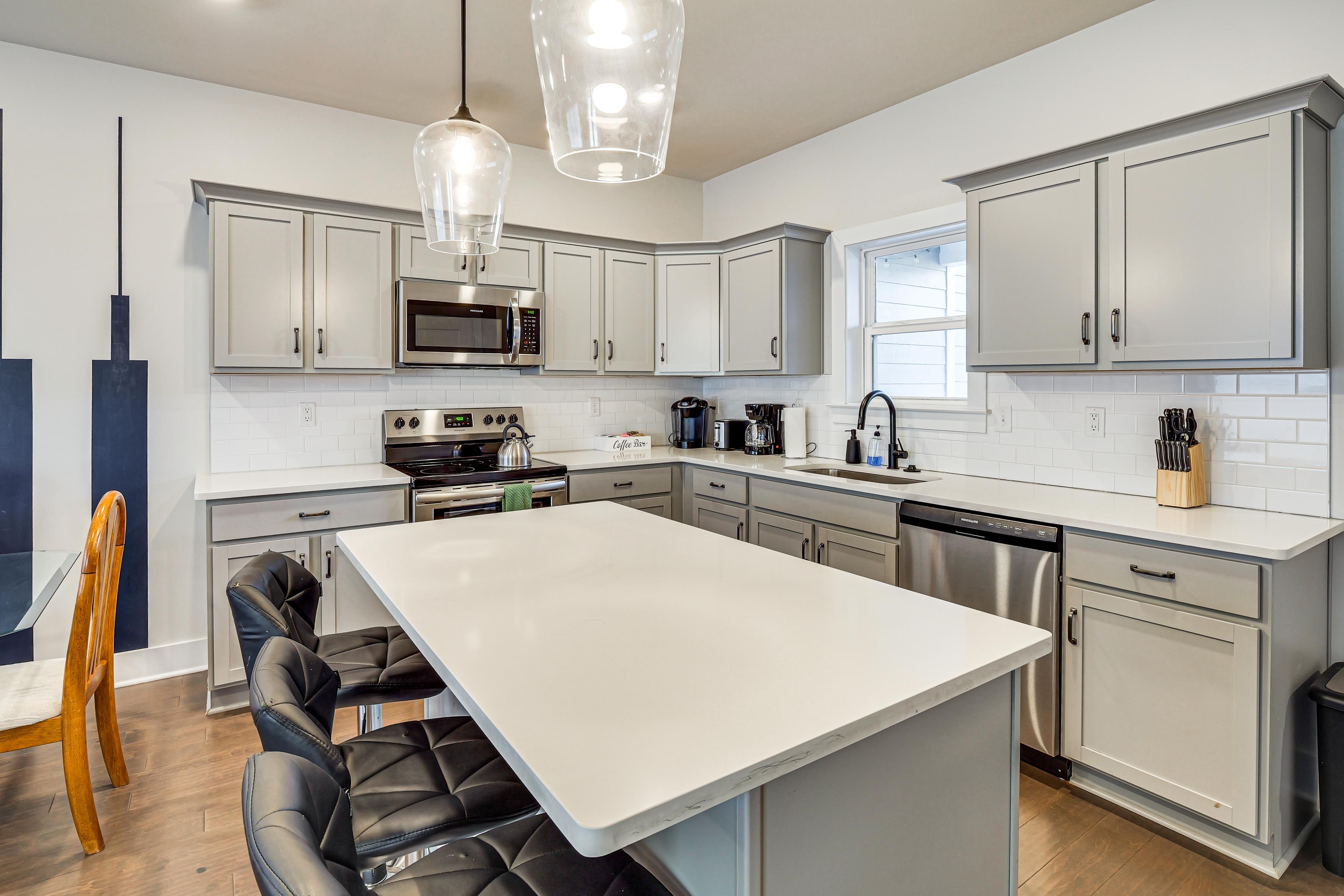 Kitchen | Cooking Basics | Breakfast Bar