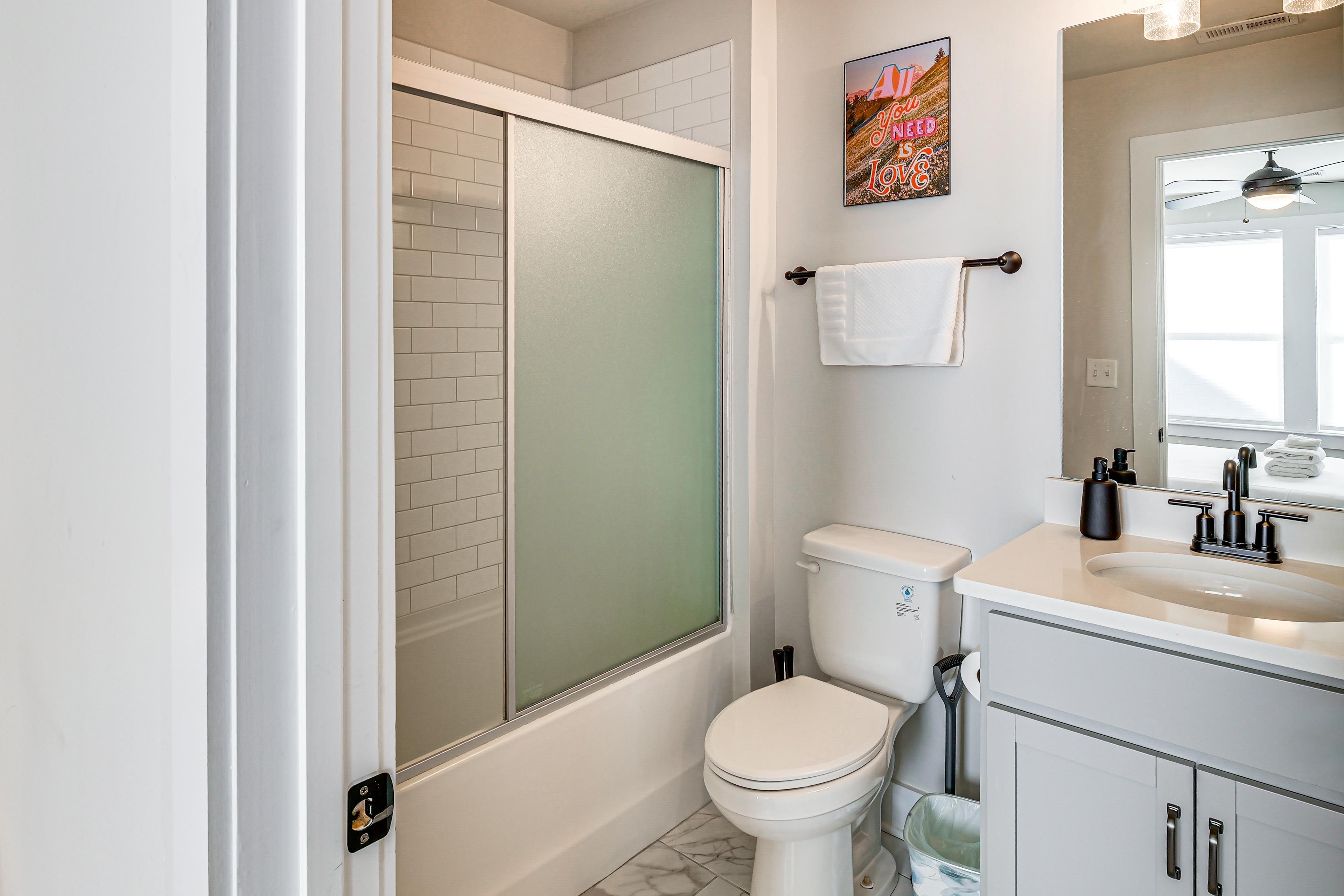 En-Suite Bathroom | 2nd Floor