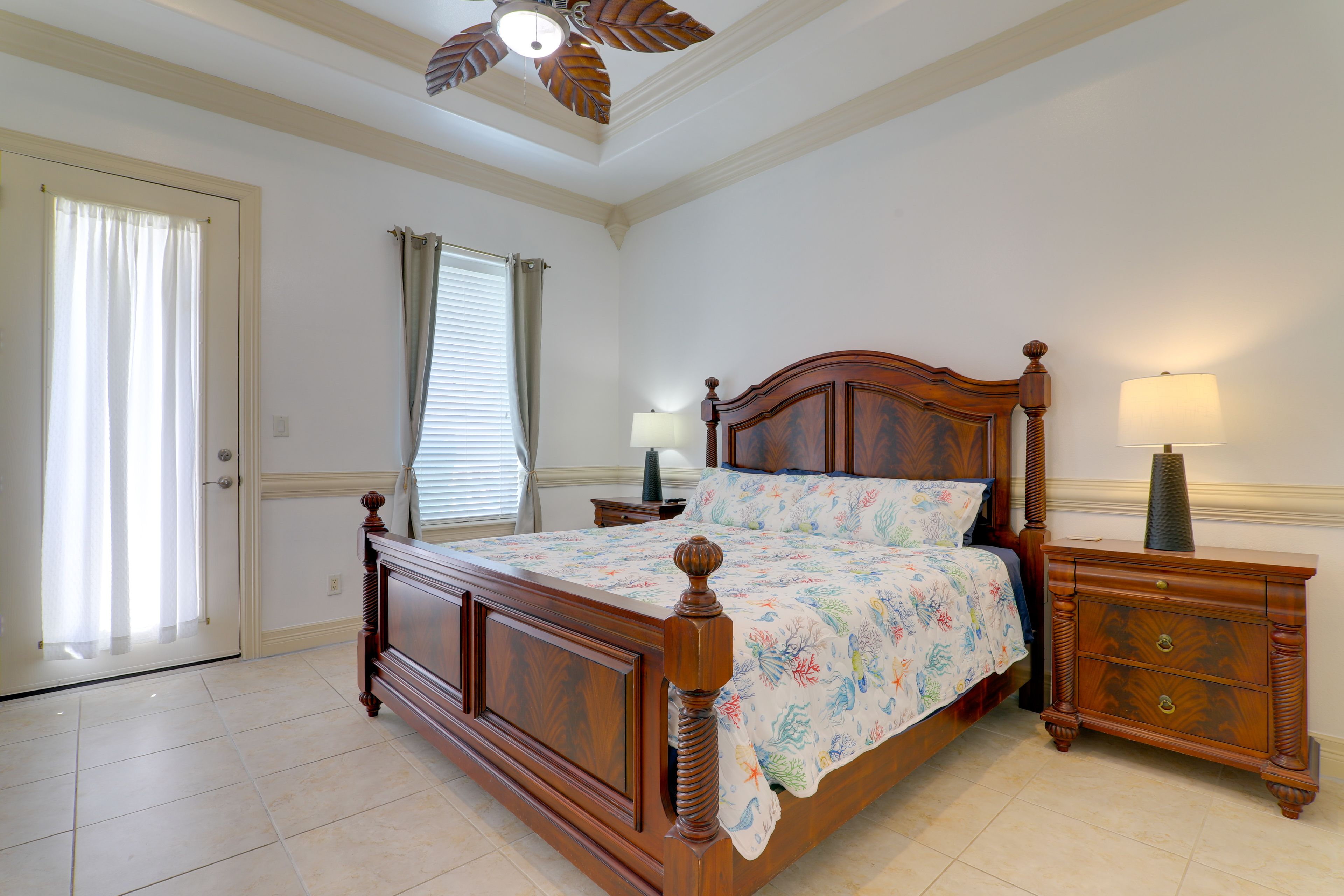 Bedroom 1 | King Bed