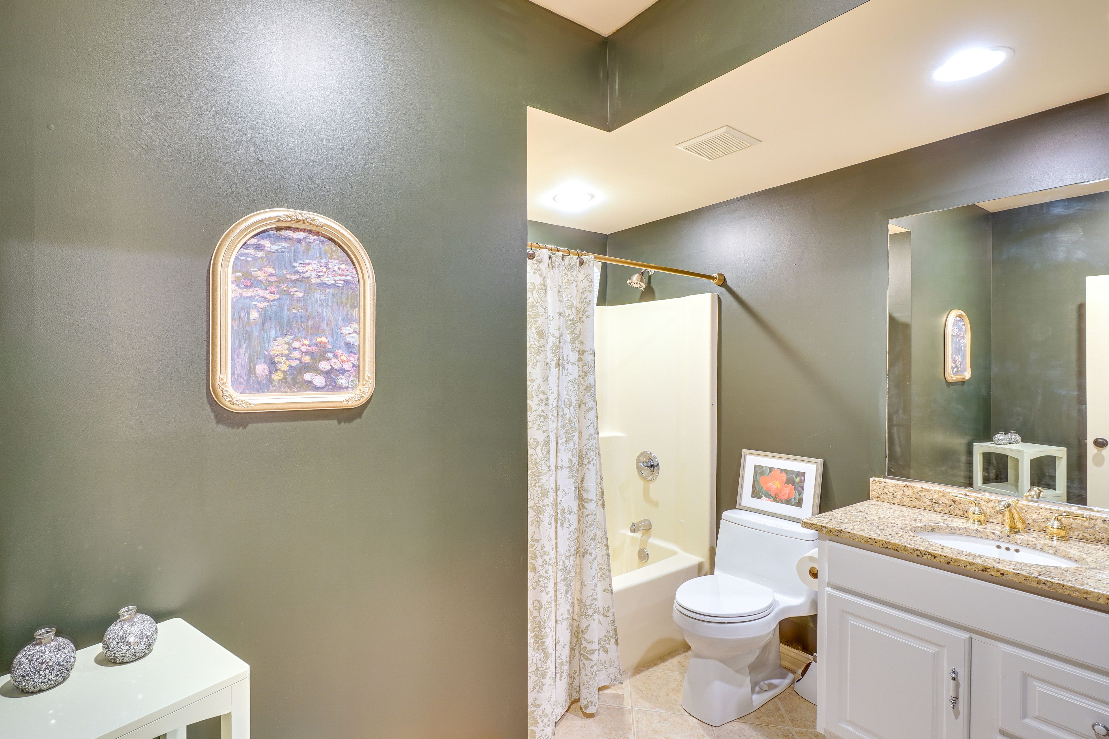 Full Bathroom | Basement