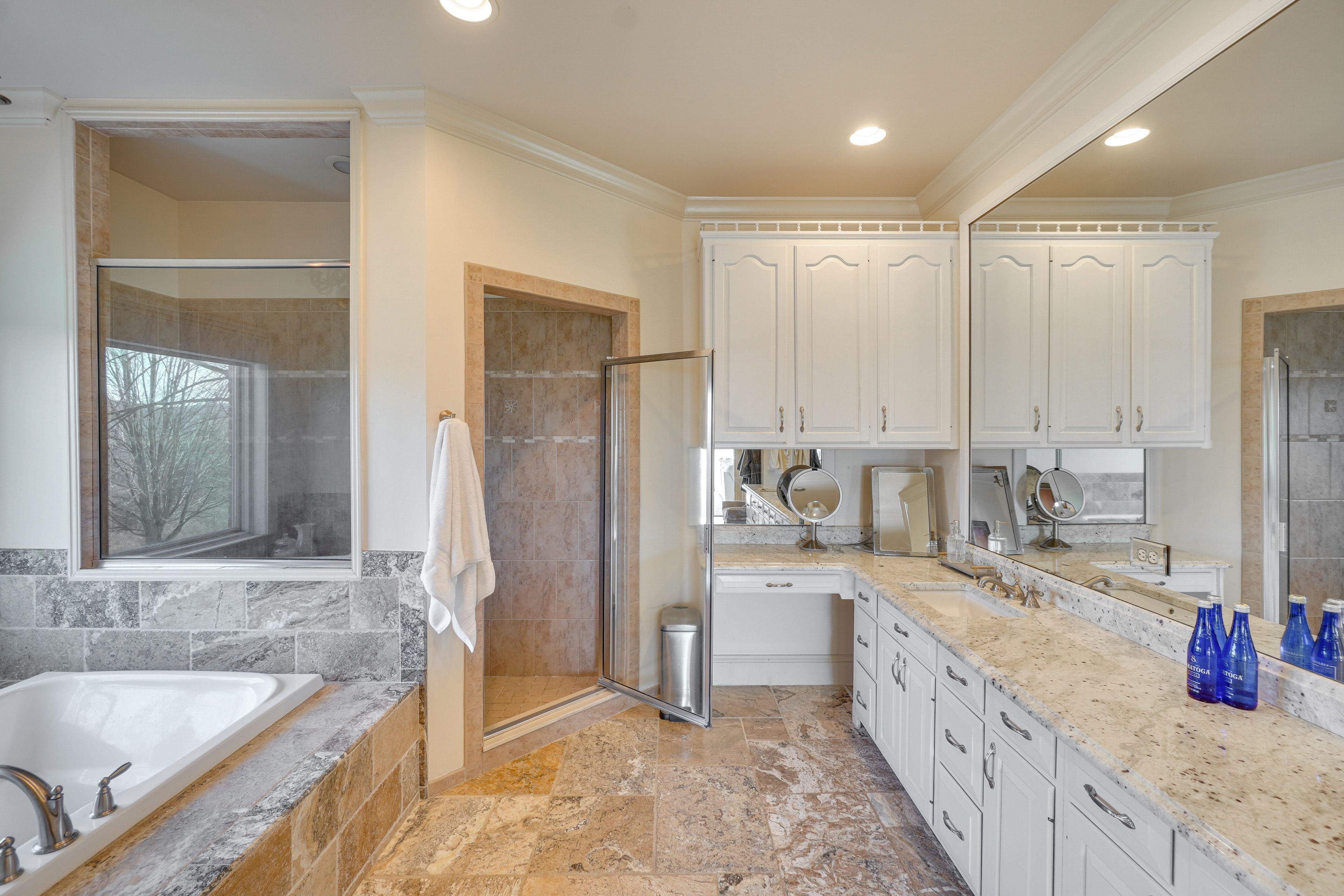 En-Suite Bathroom | 1st Floor