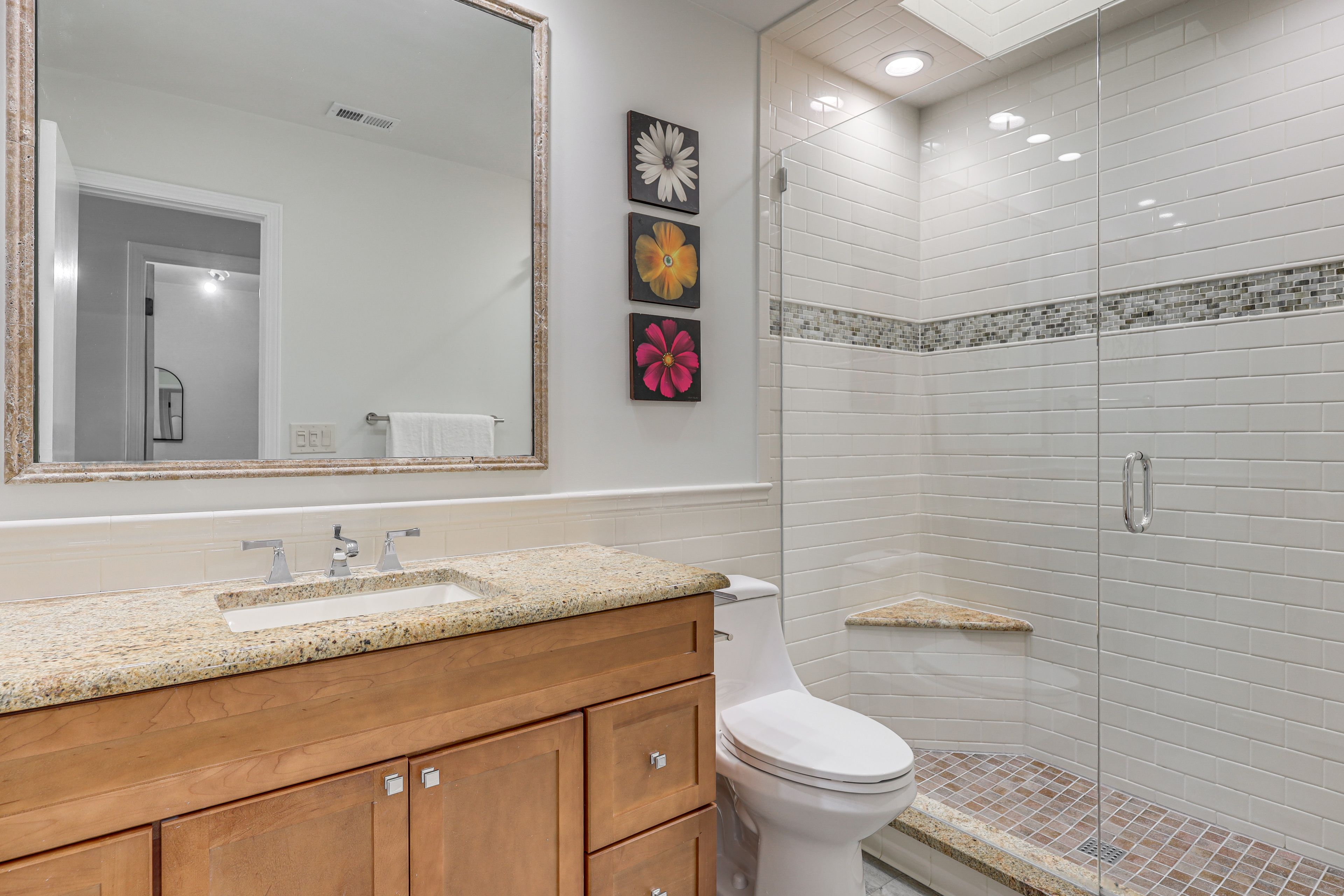 Full Bathroom | 2nd Floor