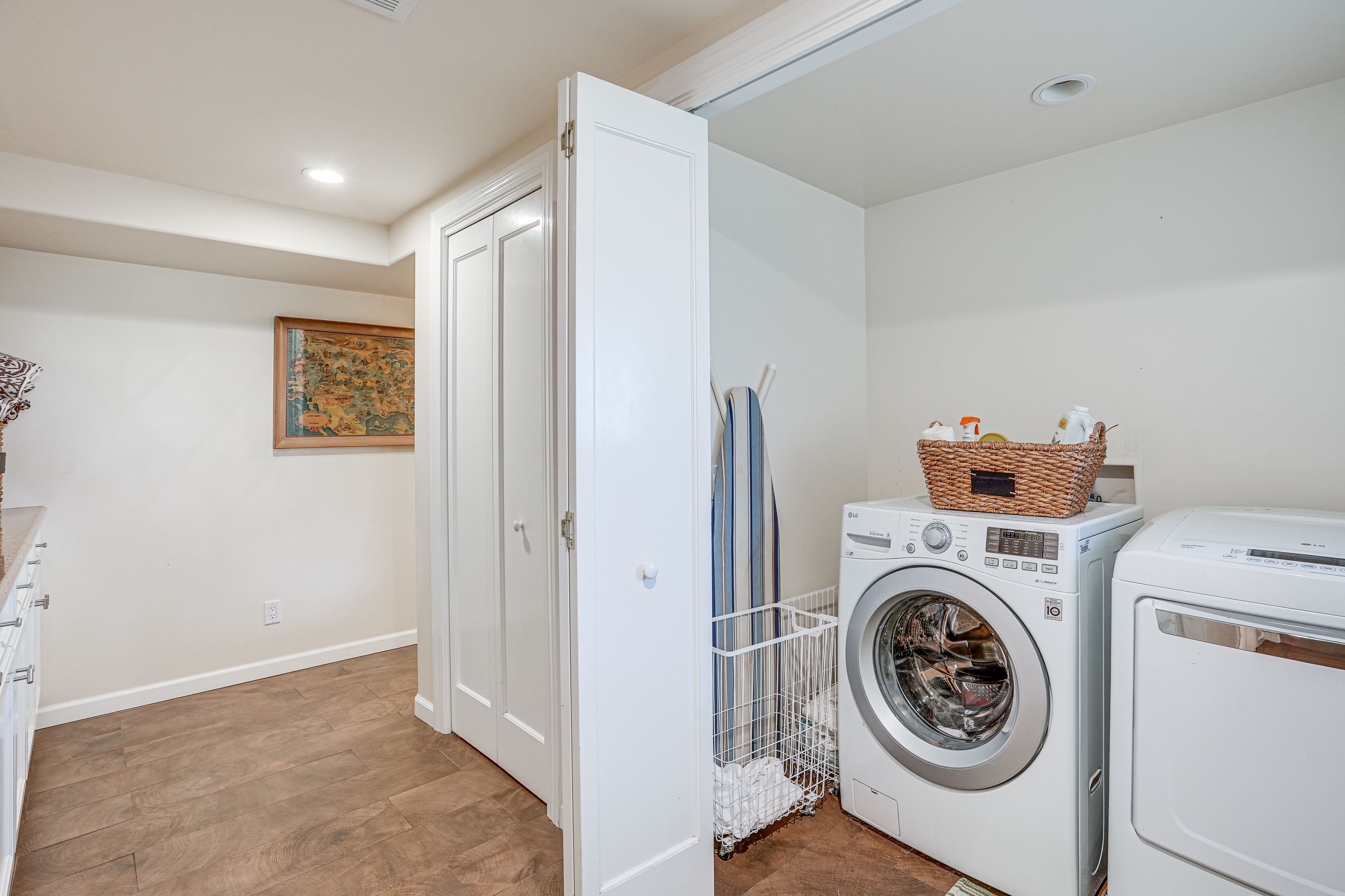 In-Unit Laundry | Lower Floor