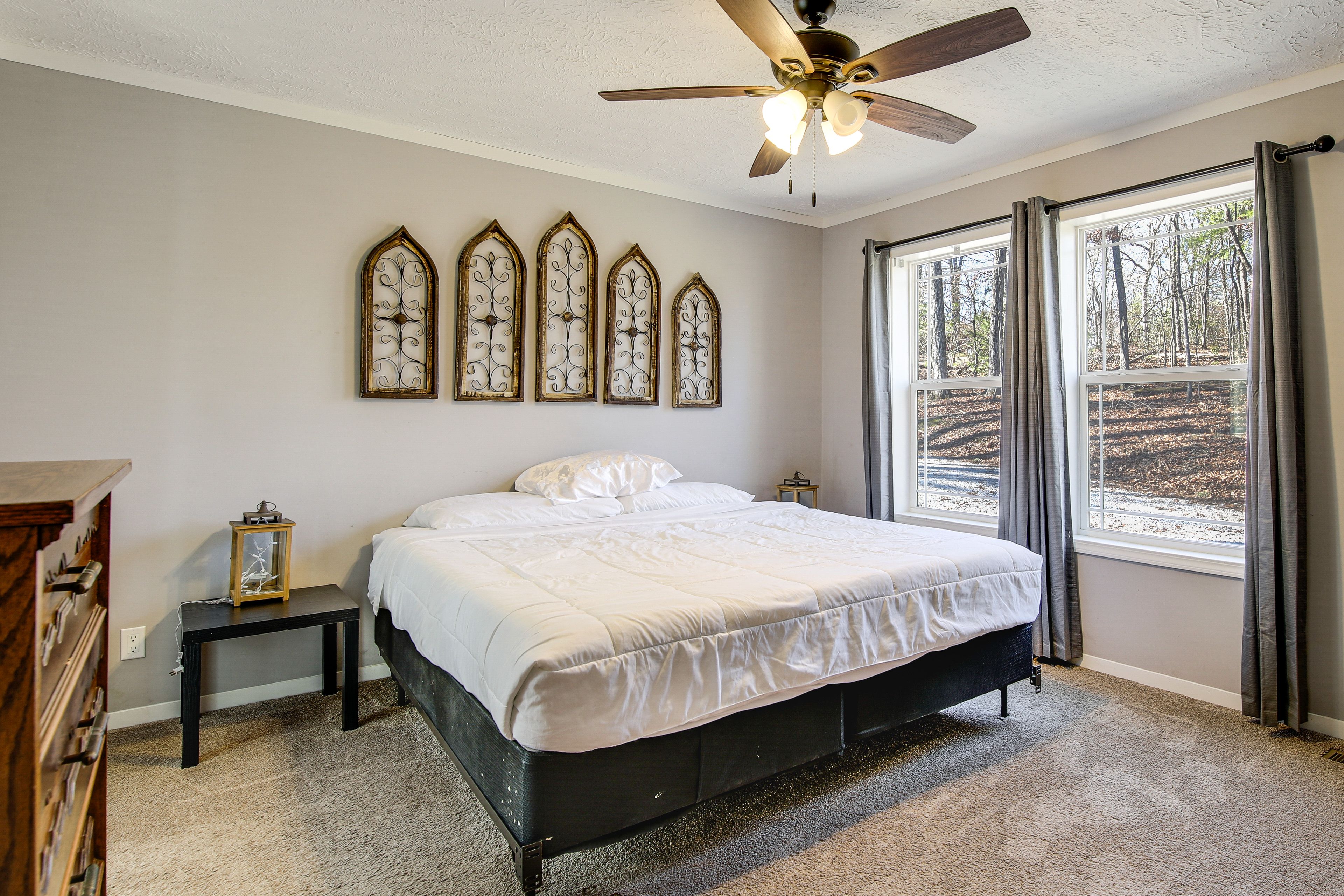 Bedroom 1 | King Bed | TV