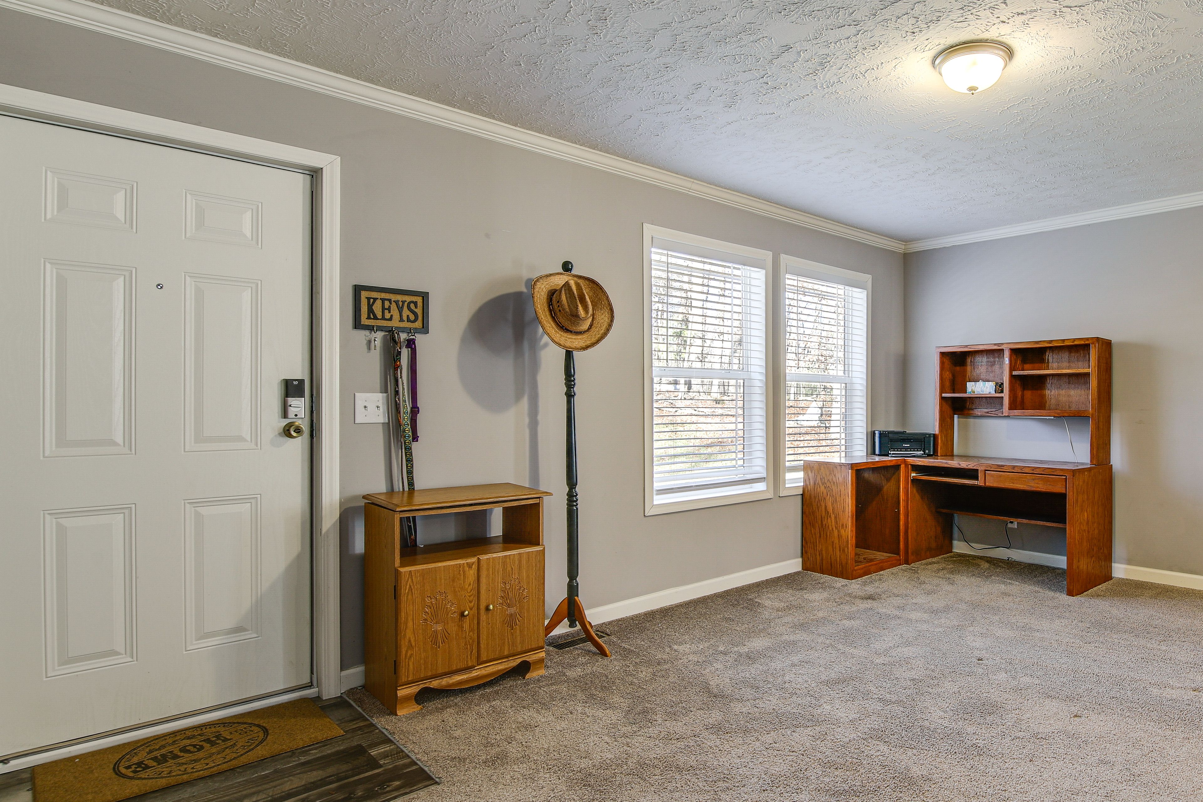 Laptop Workspace w/ Printer | Free WiFi