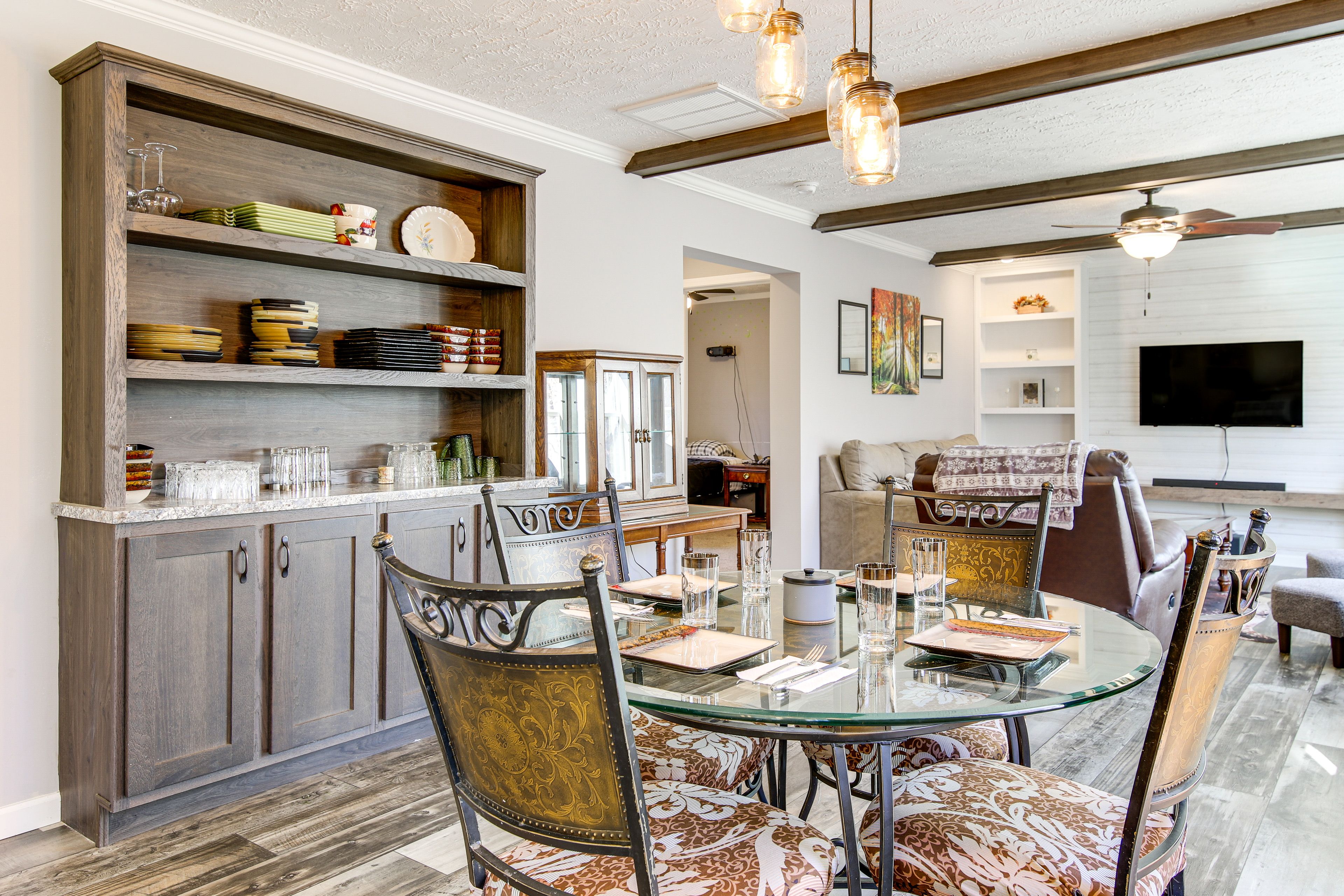 Dining Table | Dishware/Flatware