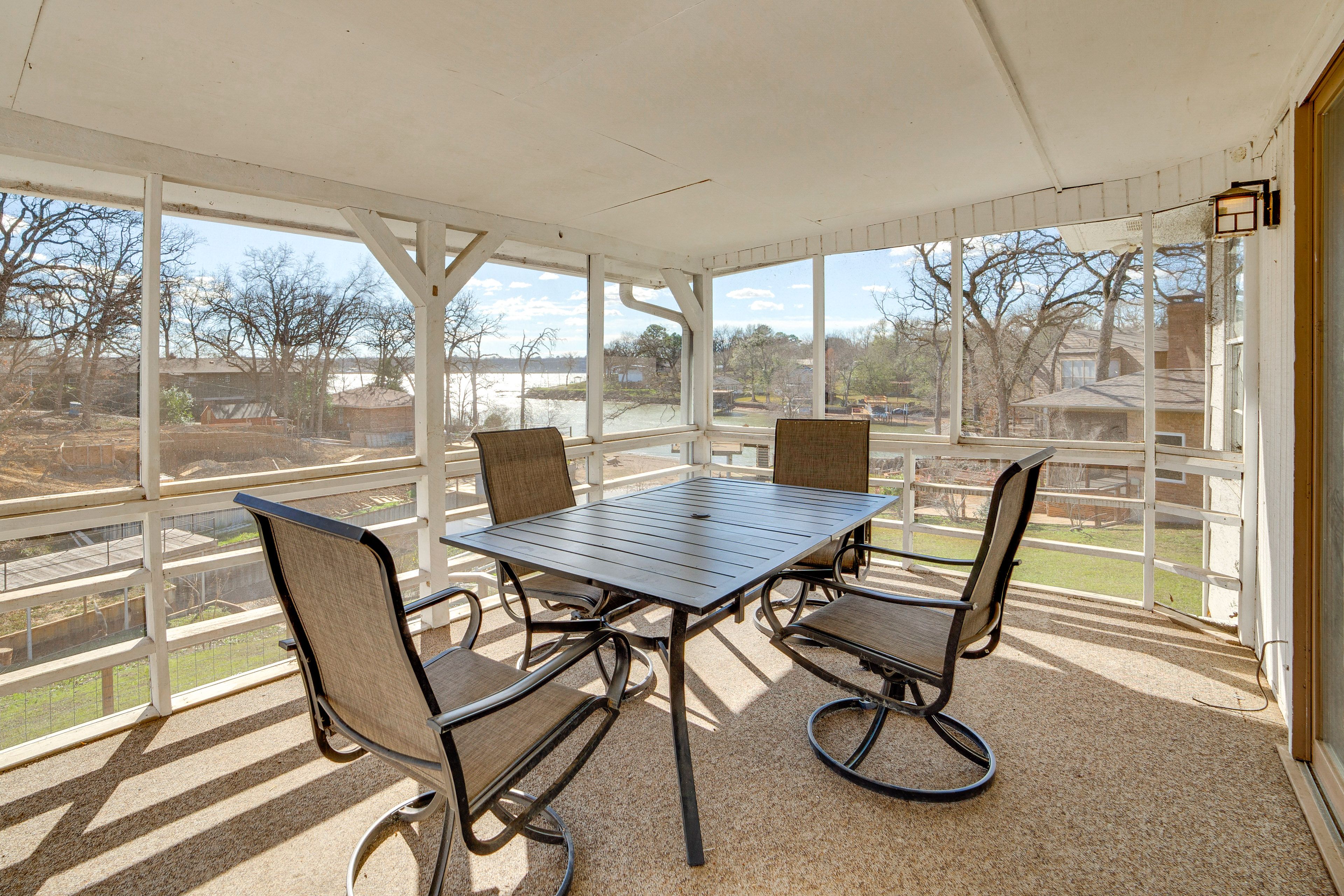 Screened Porch | Outdoor Dining | Lake Views