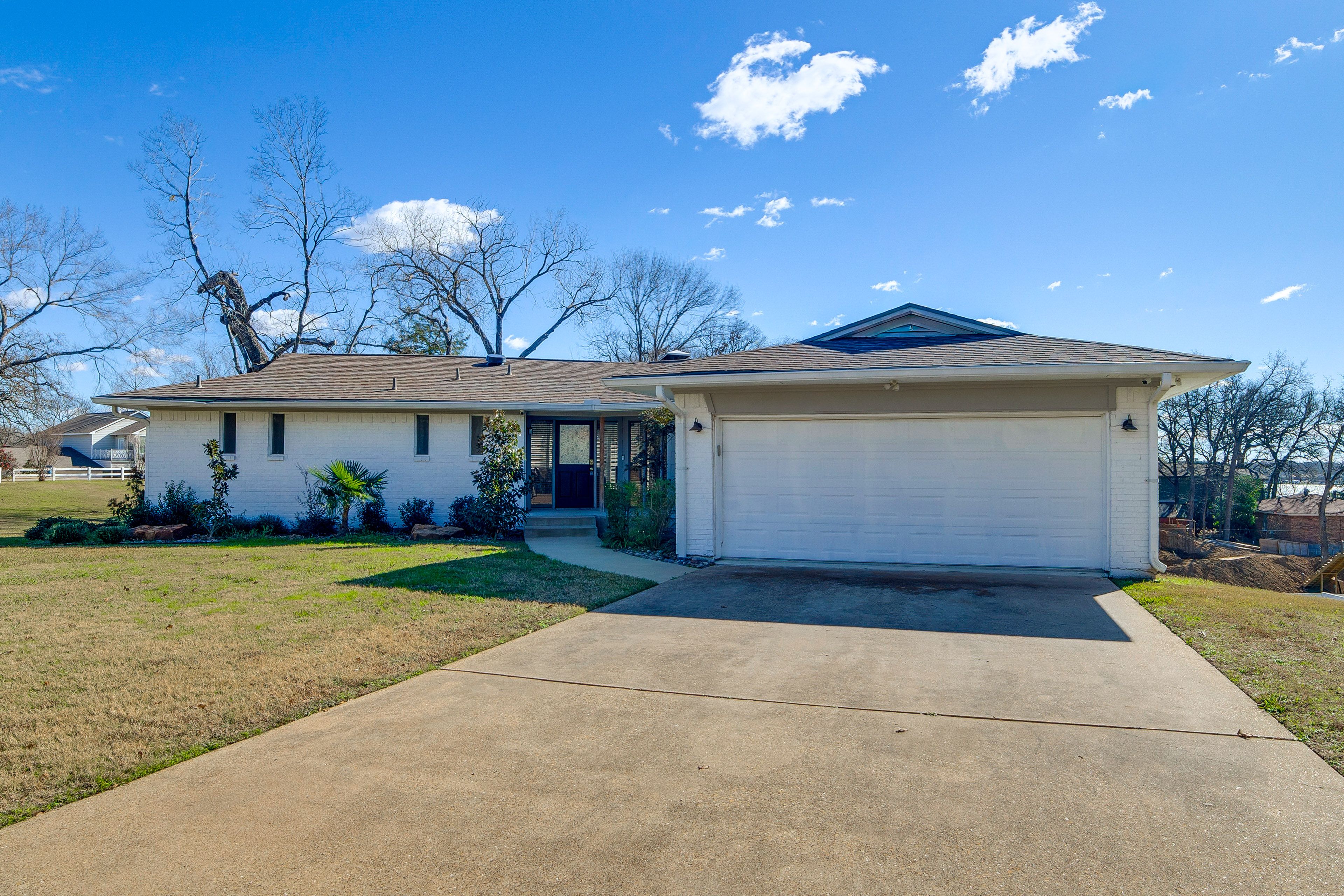 Parking | Driveway (4 Vehicles)