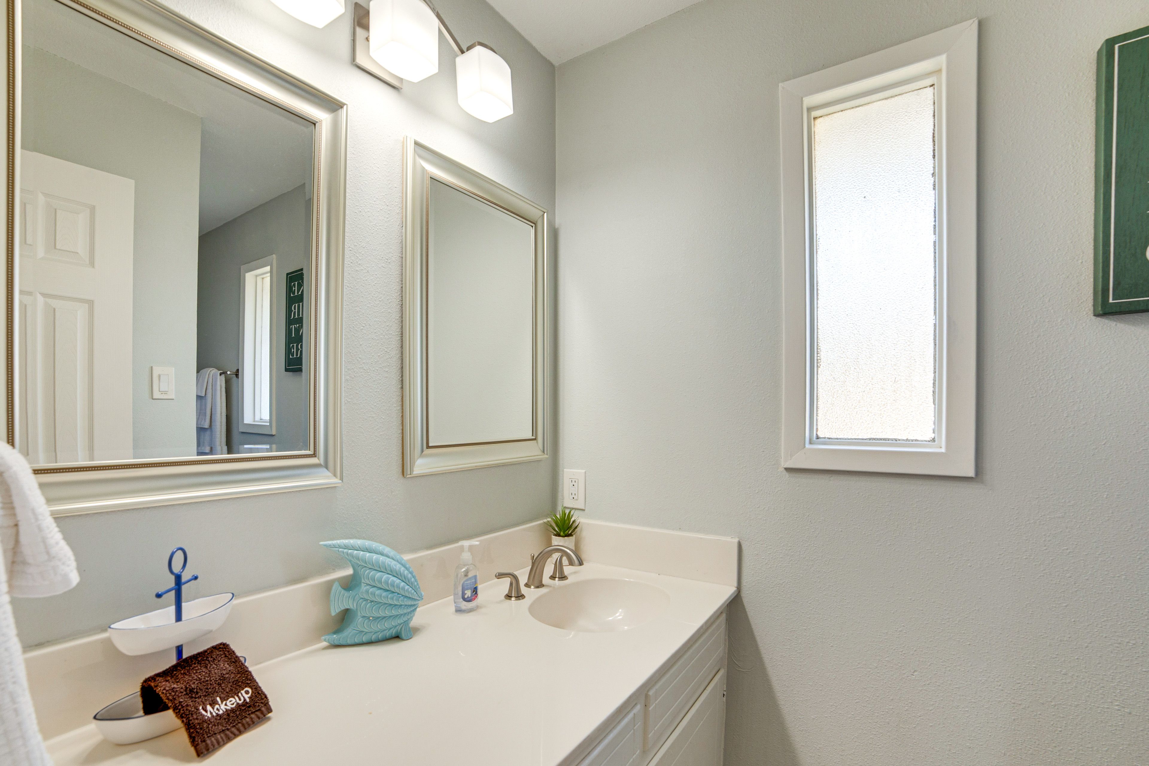 Bathroom | Complimentary Toiletries | Upper Level