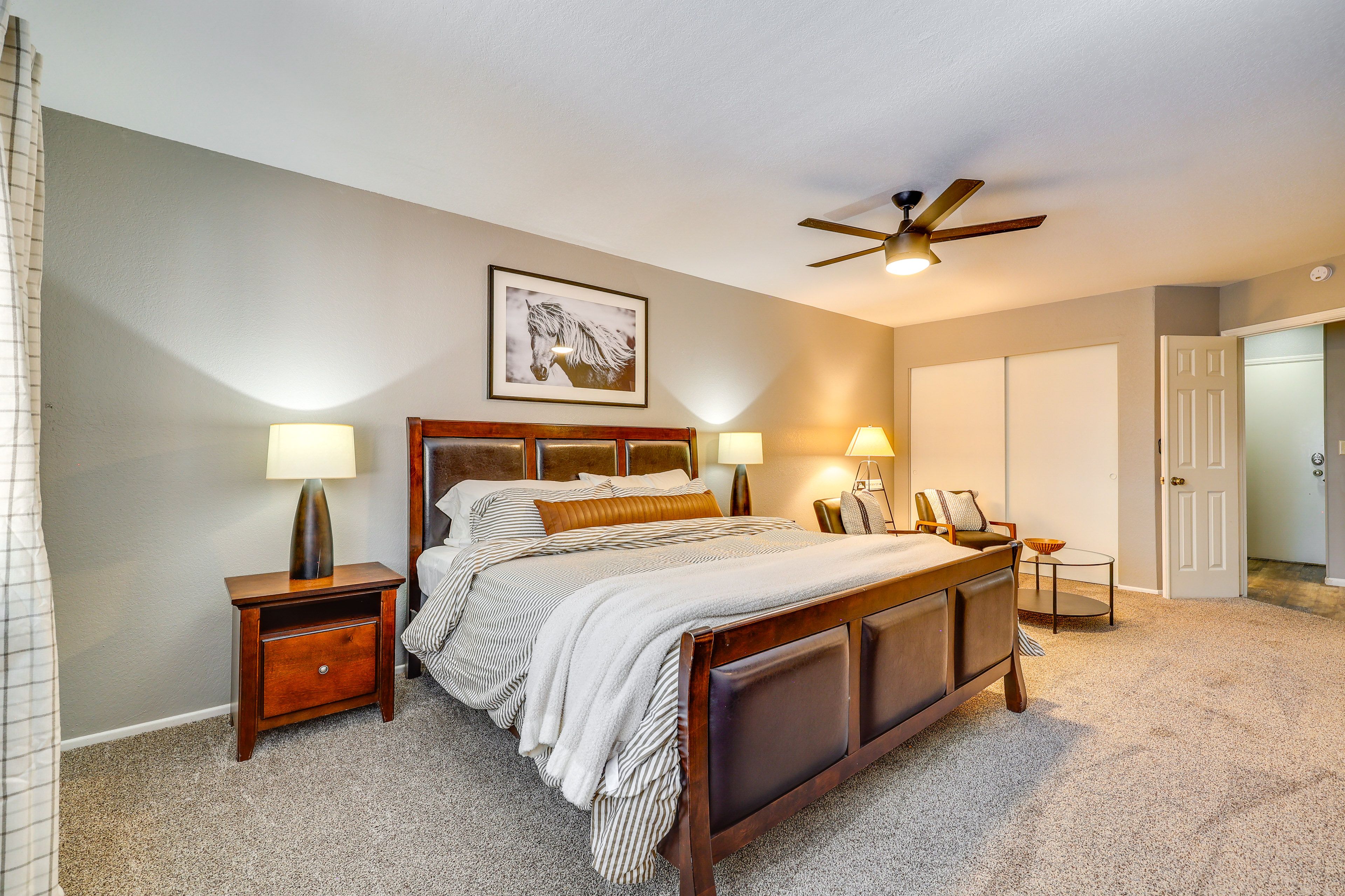 Bedroom | King Bed | Twin Rollaway Bed