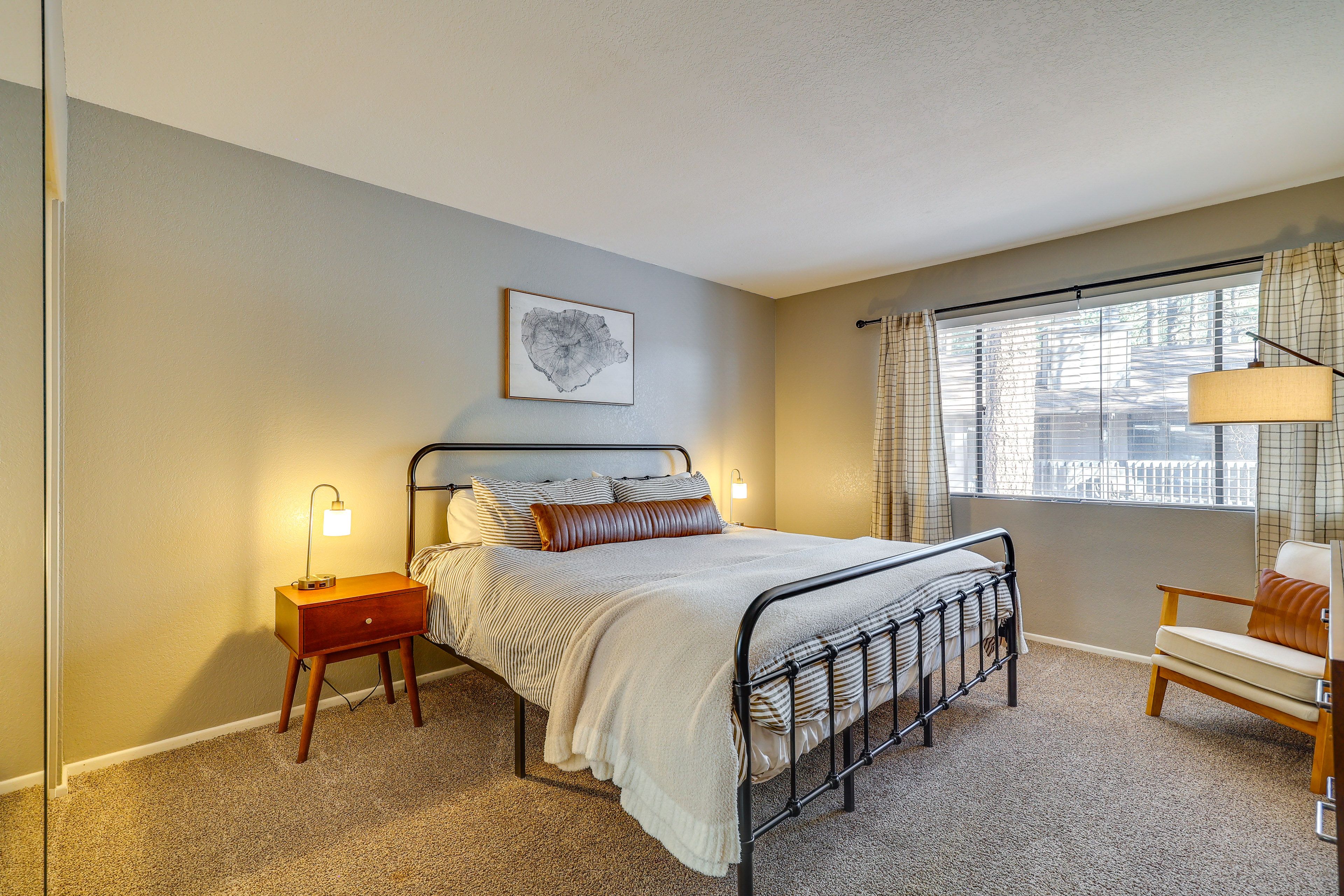 Bedroom 1 | King Bed