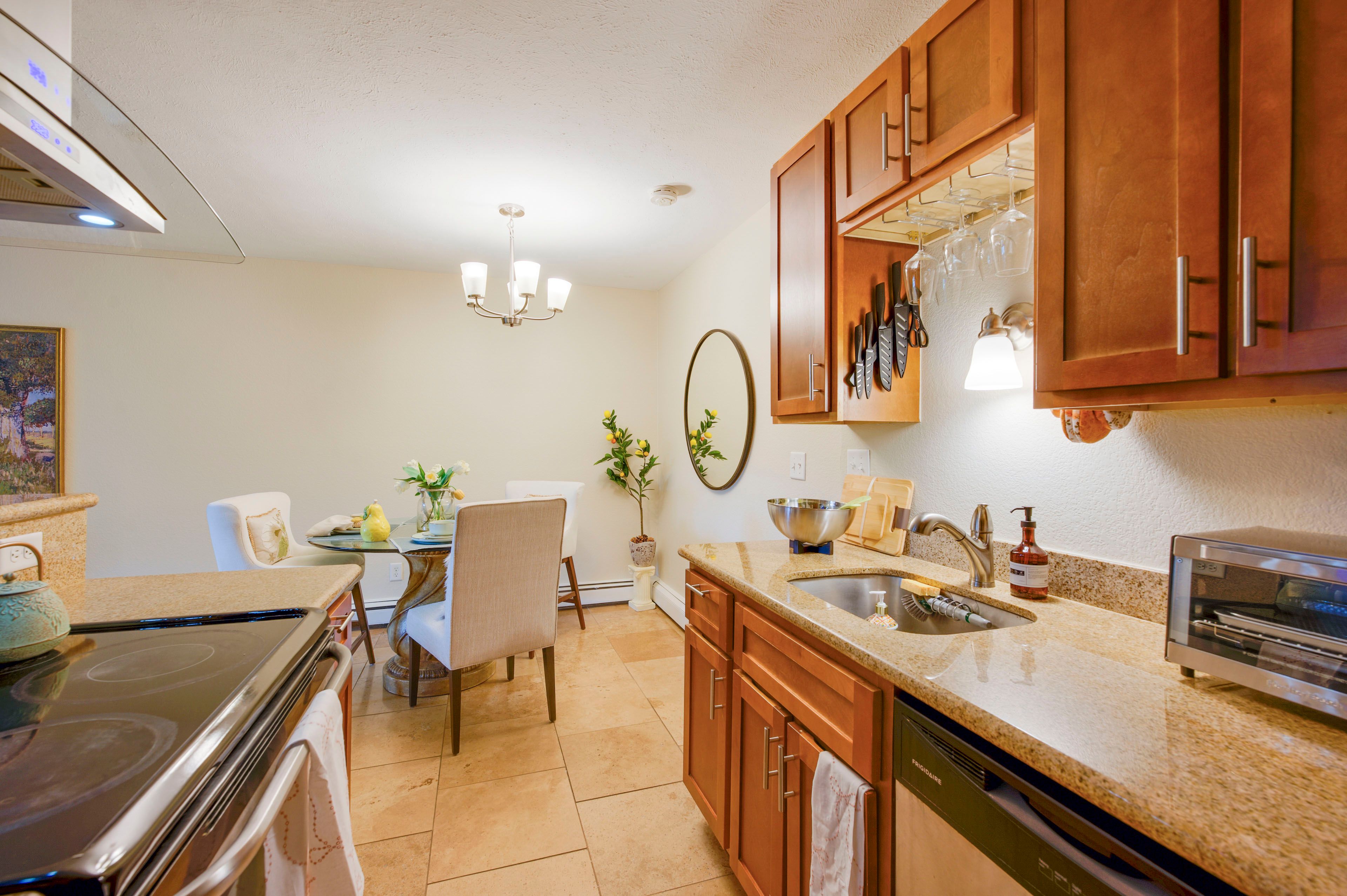 Property Interior | Single-Story Condo