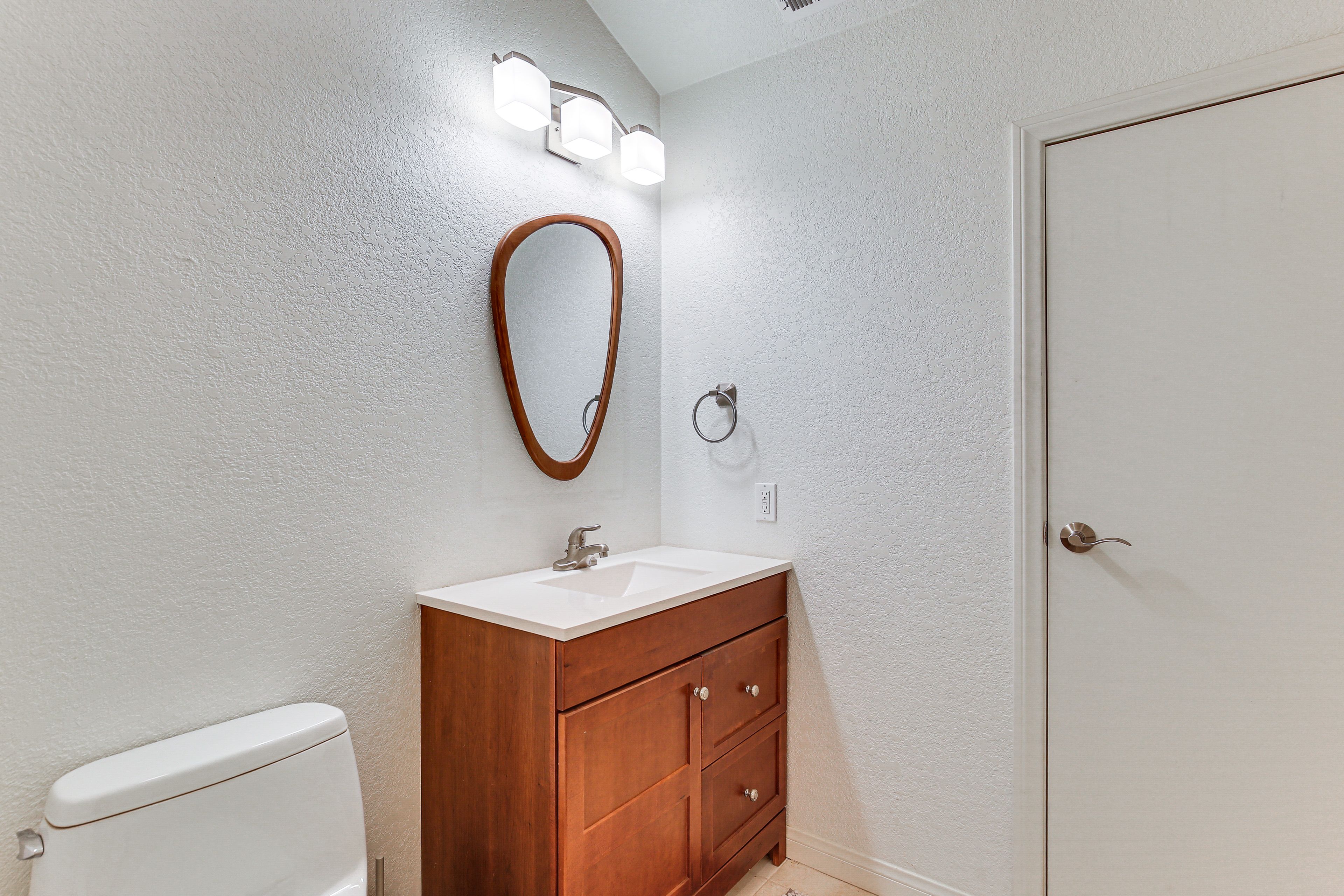 Half Bathroom | 2nd Floor