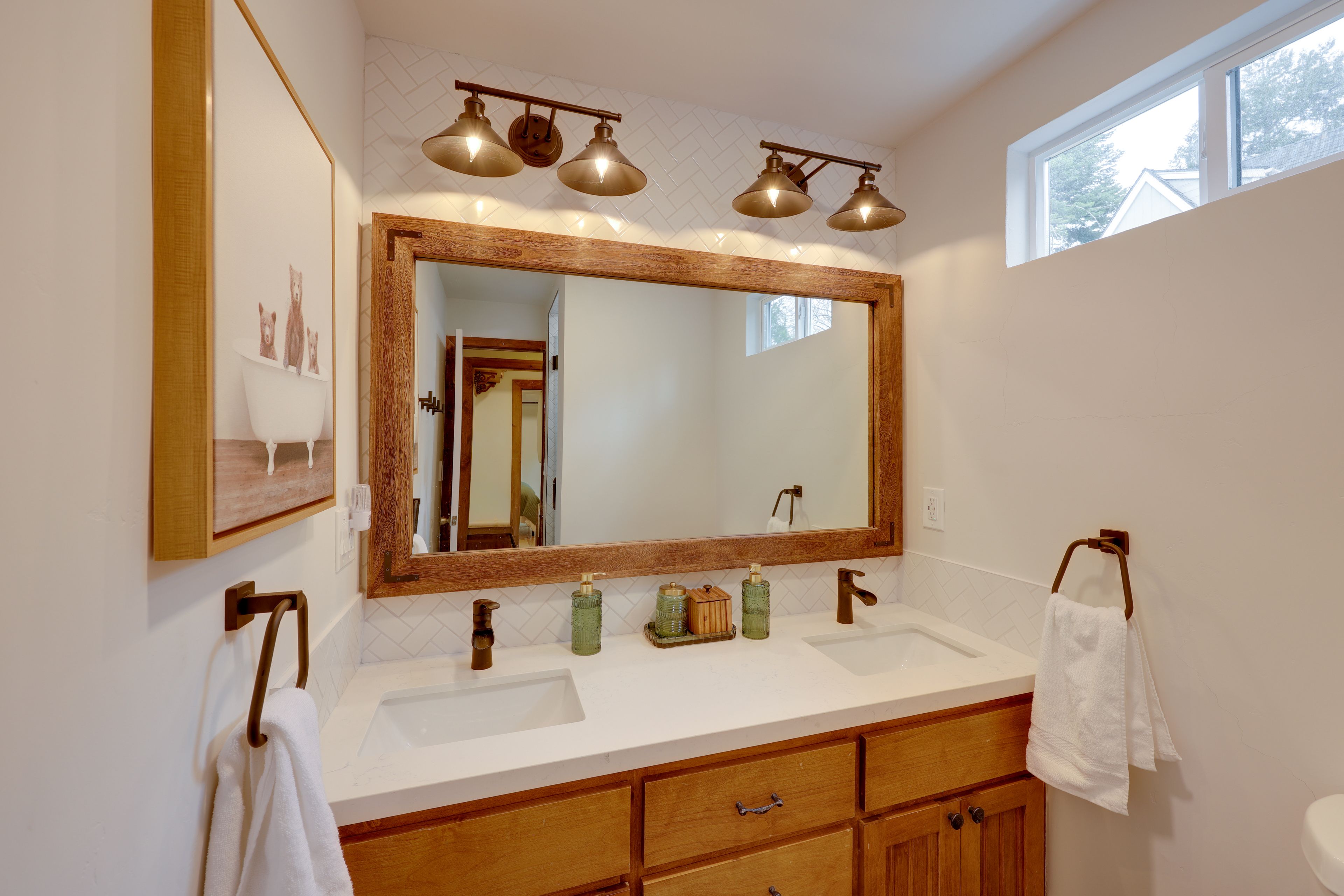 Full Bathroom | 1st Floor