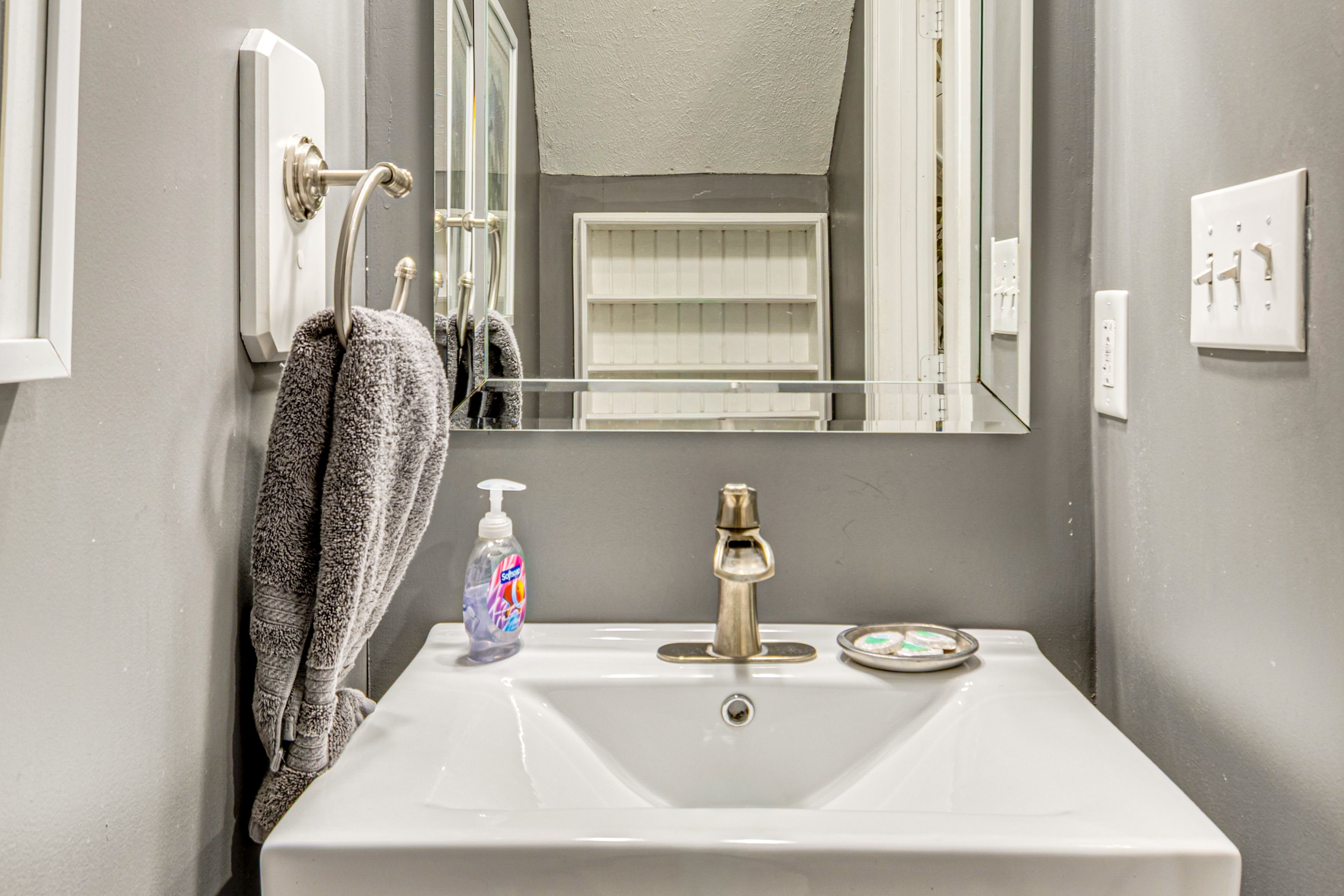 Half Bathroom | 1st Floor