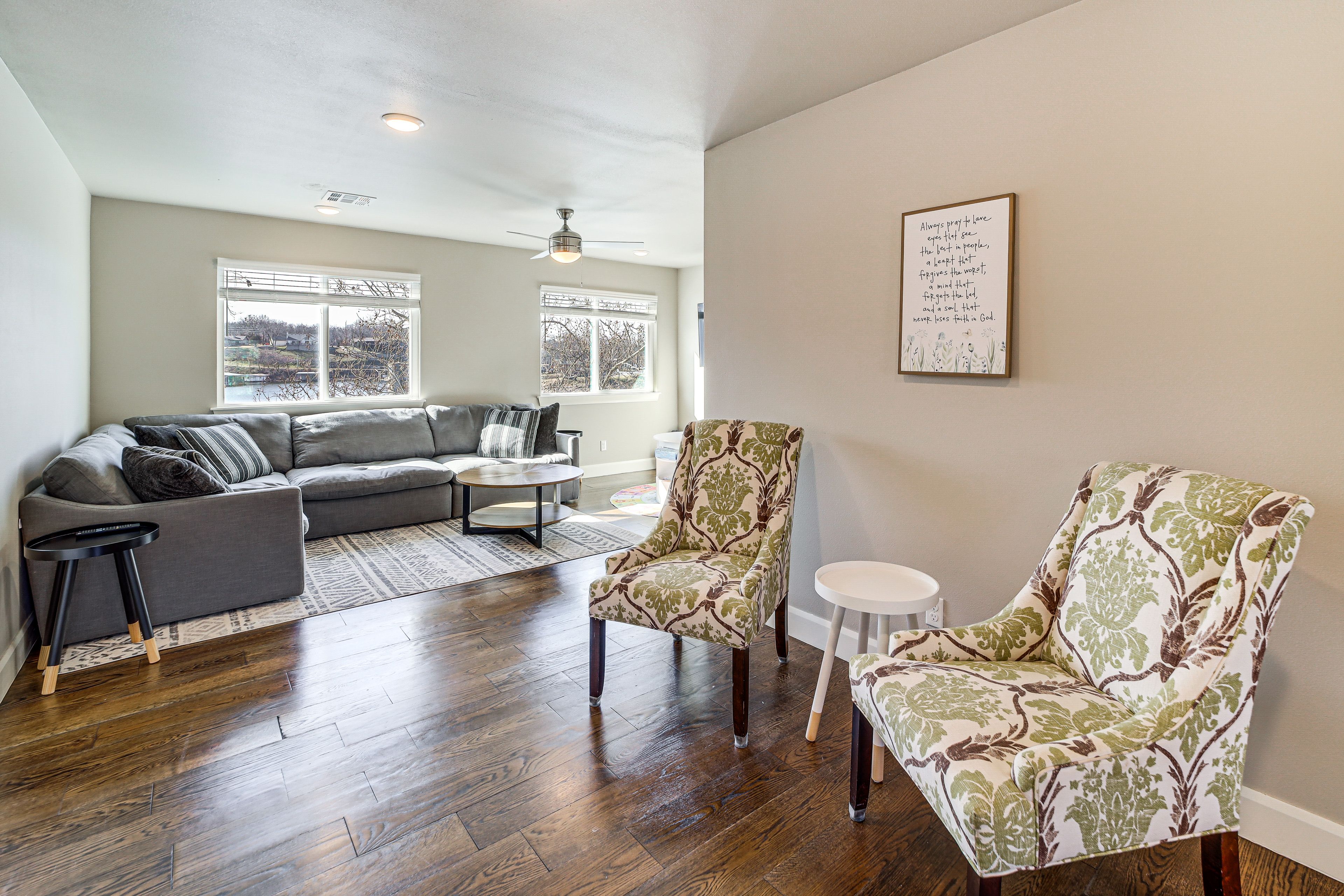 Upper Living Area | Smart TV | 2nd Floor