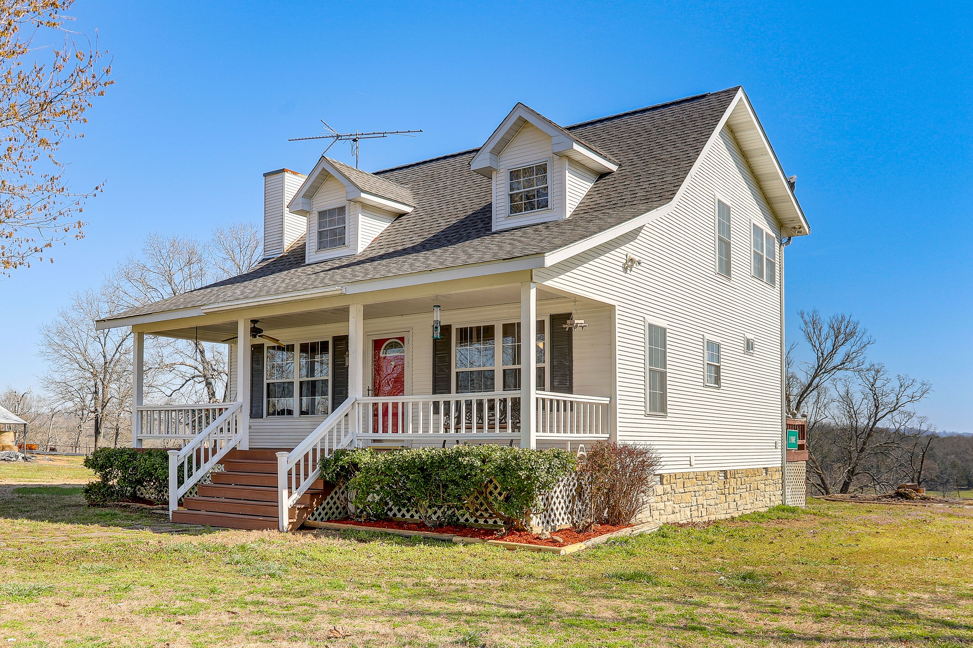 Parking | Driveway (2 Vehicles) | Boat Parking (1 Max)