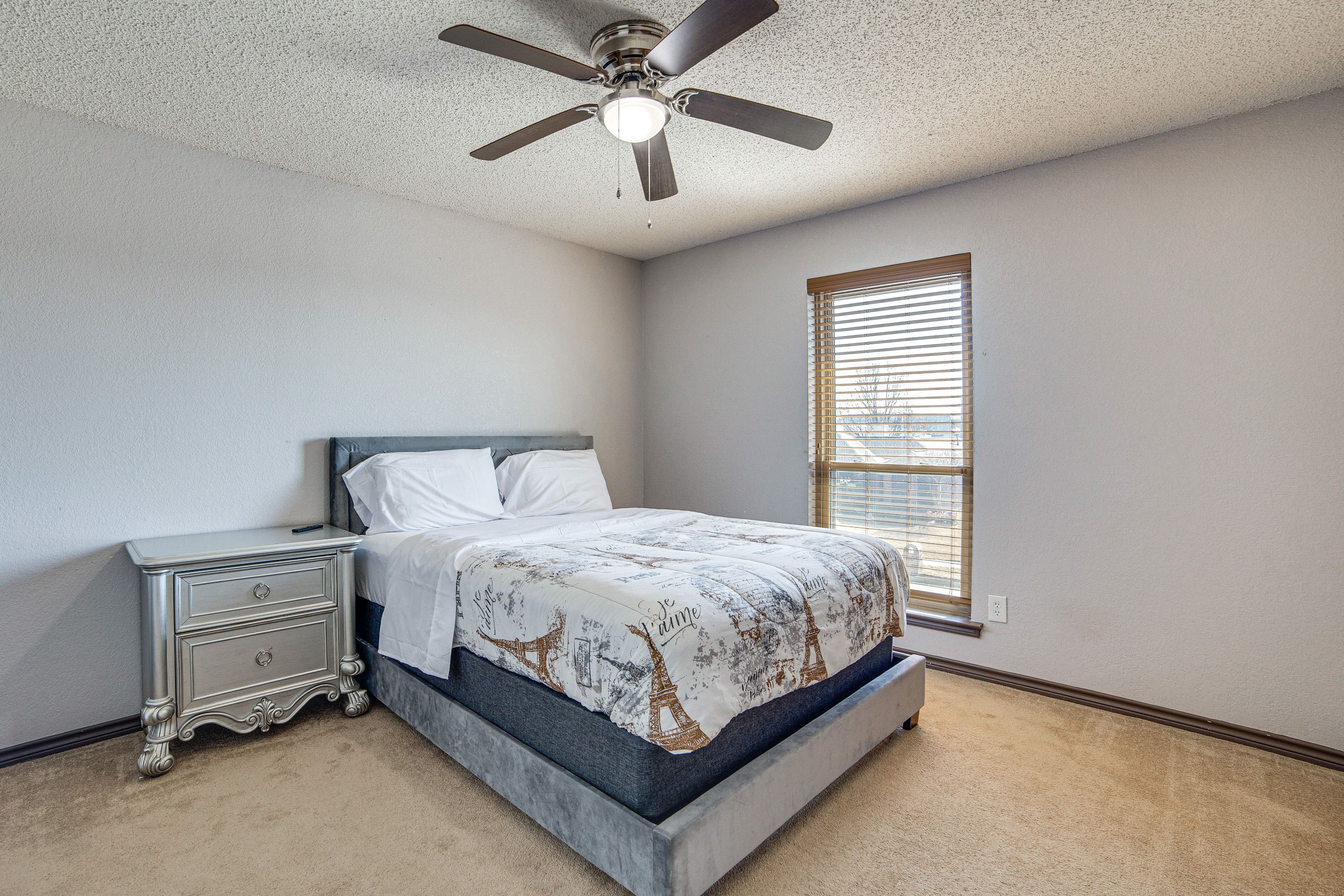 Bedroom 2 | 2nd Floor | Queen Bed