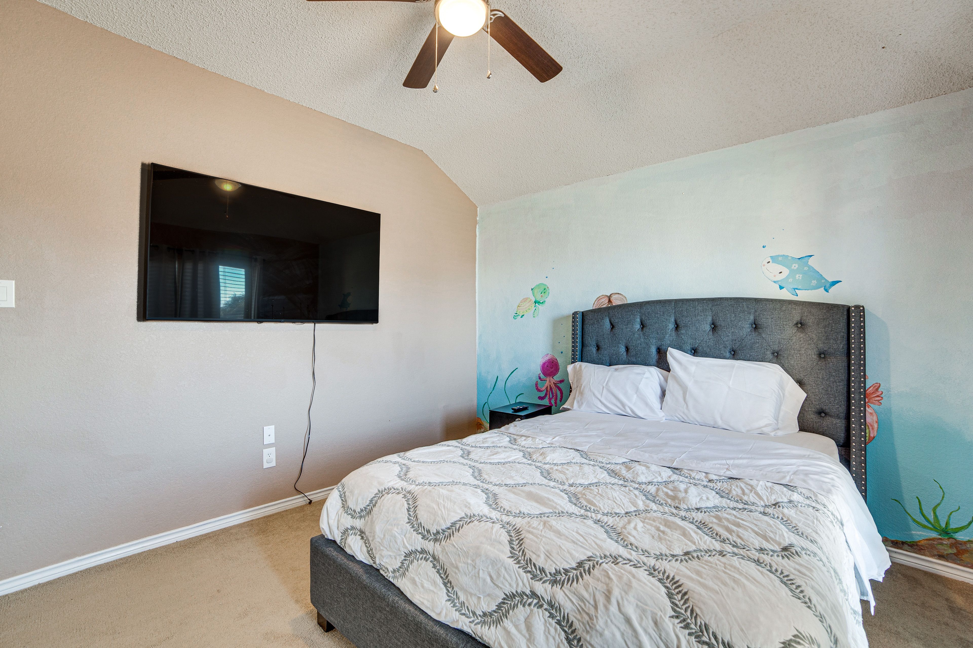 Bedroom 3 | 2nd Floor | Queen Bed