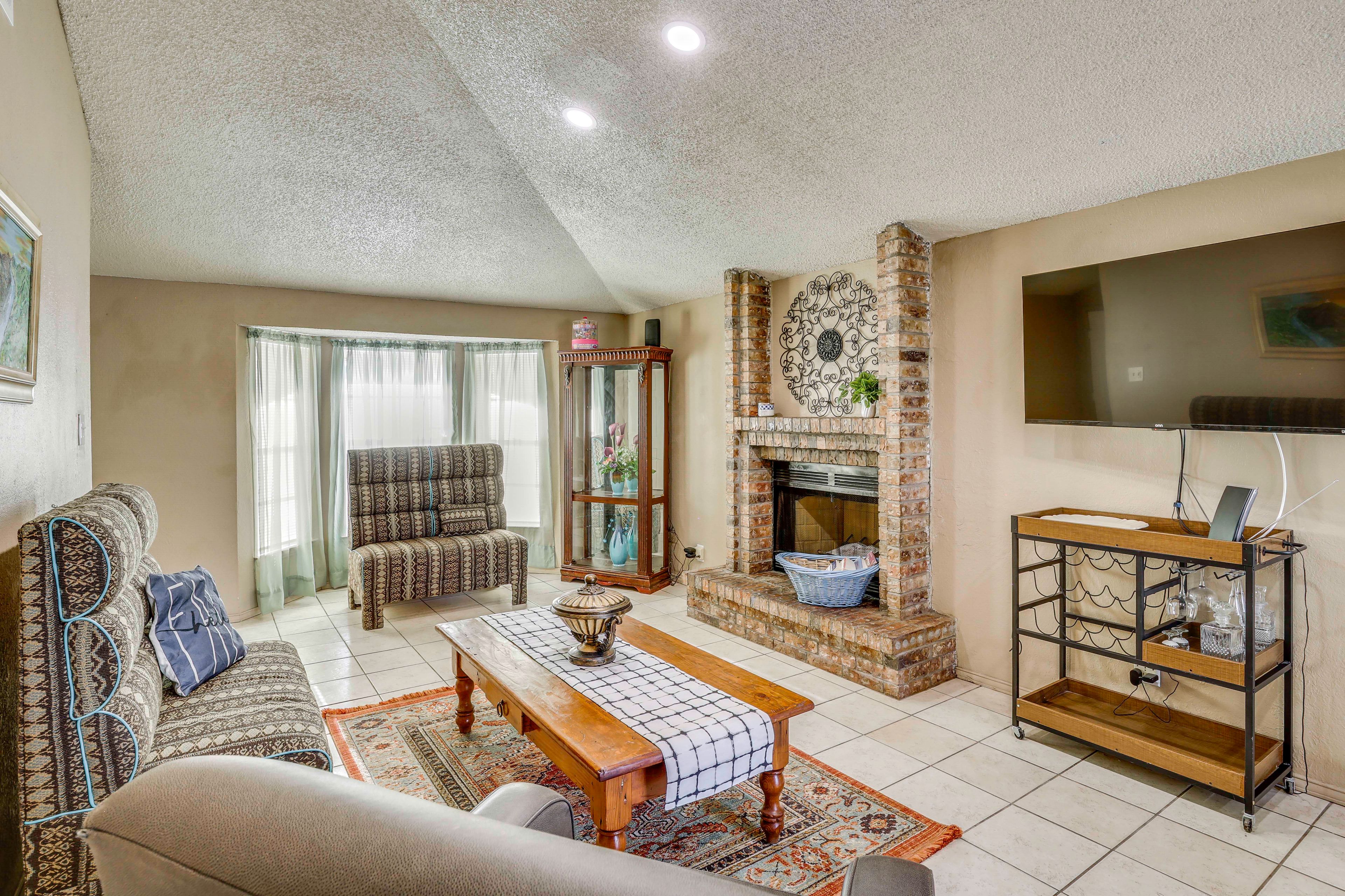 El Paso Vacation Rental | 2BR | 2BA | 915 Sq Ft