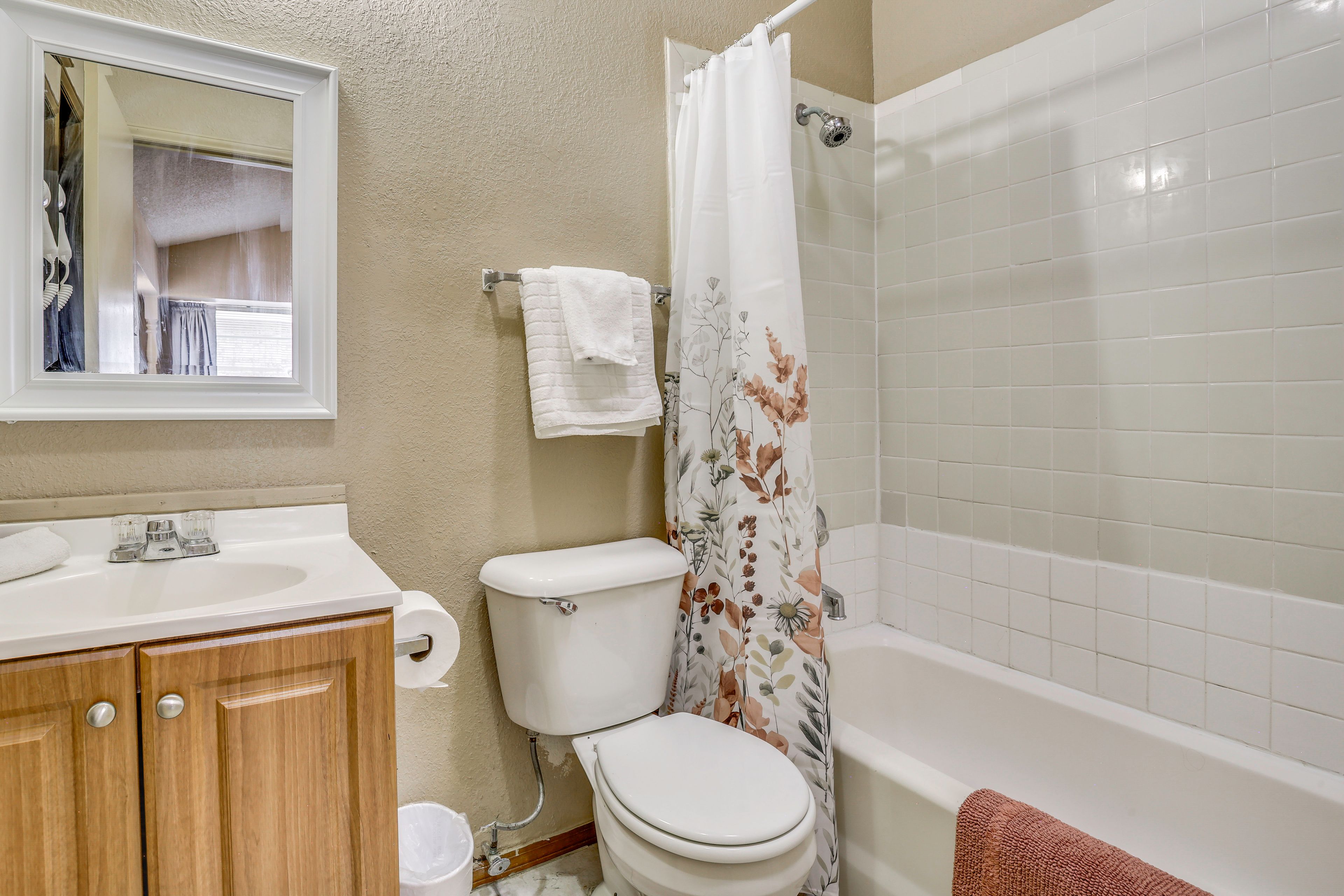 Full Bathroom | Towels & Linens Provided