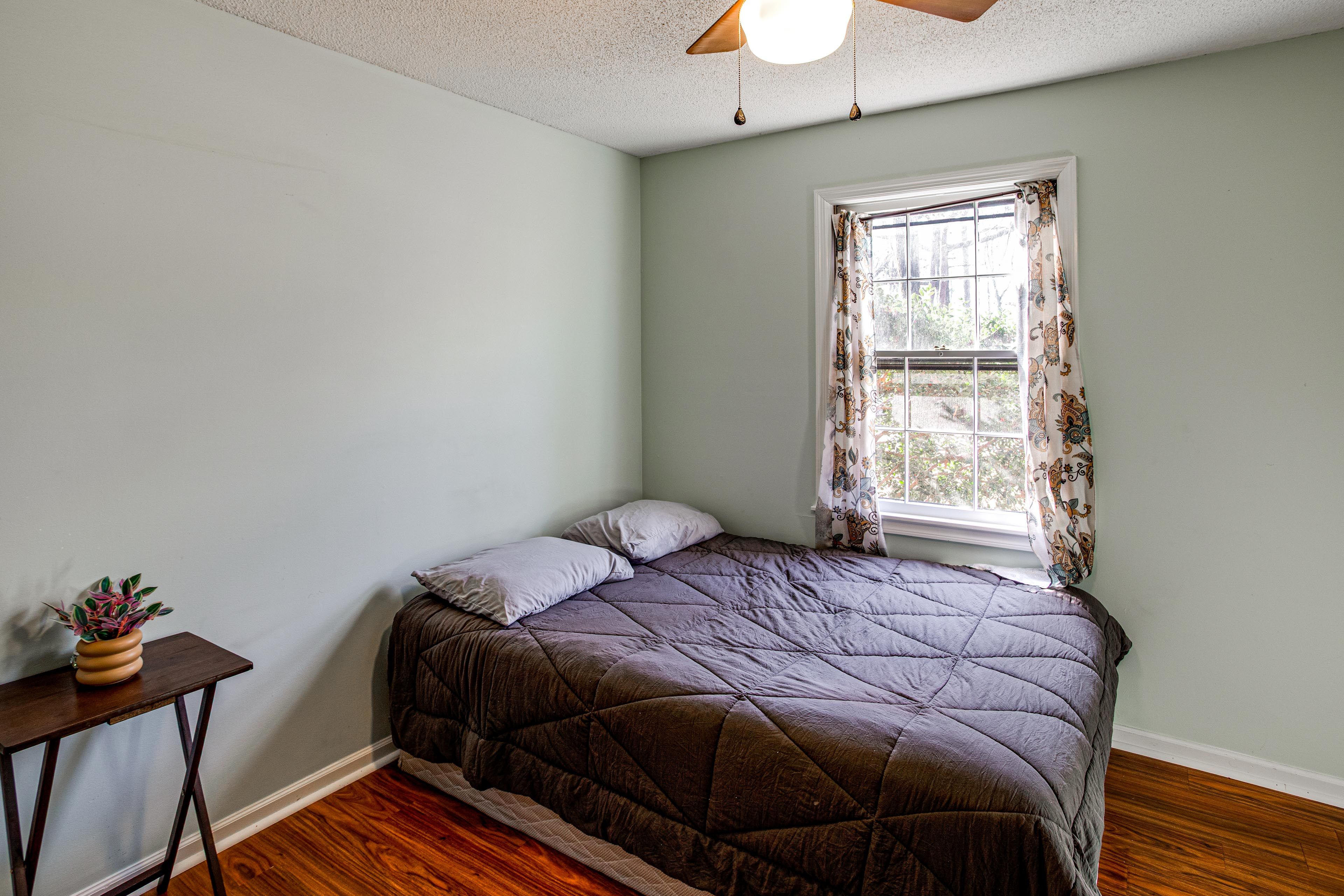 Bedroom 2 | Queen Bed | 1st Floor