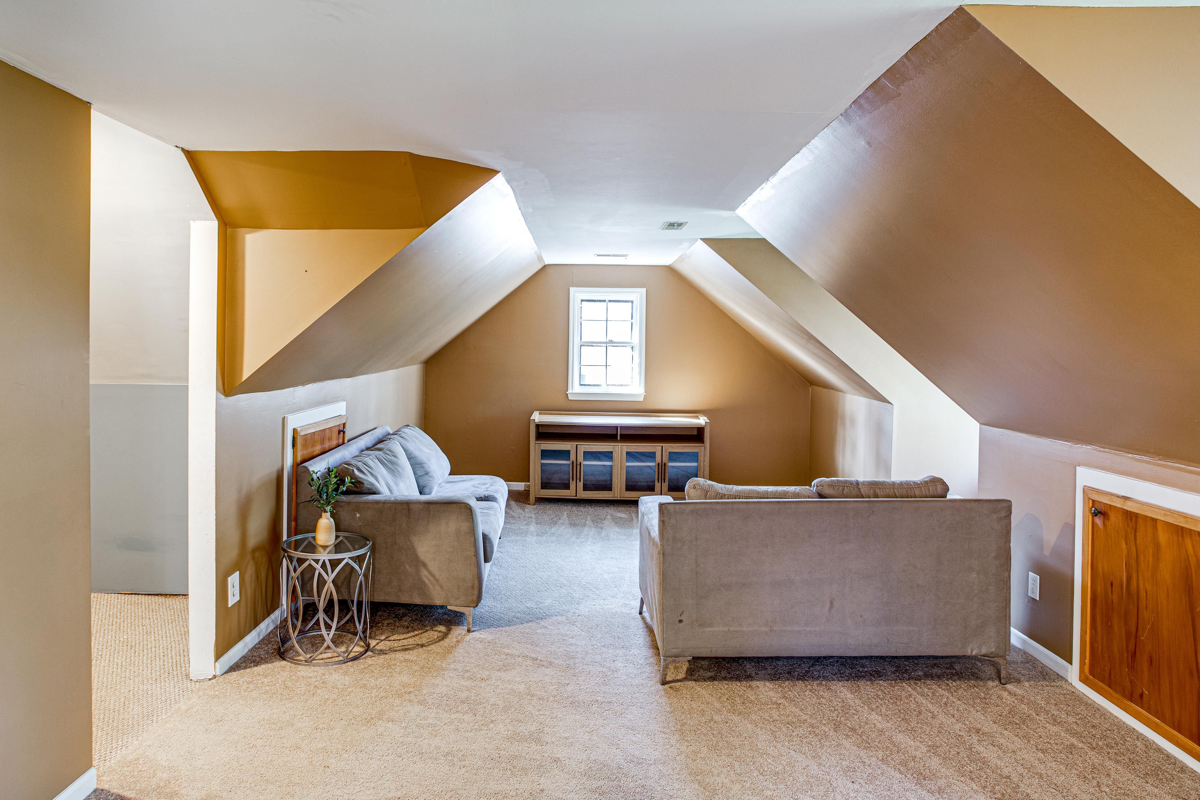 Loft | Additional Living Area | 2nd Floor