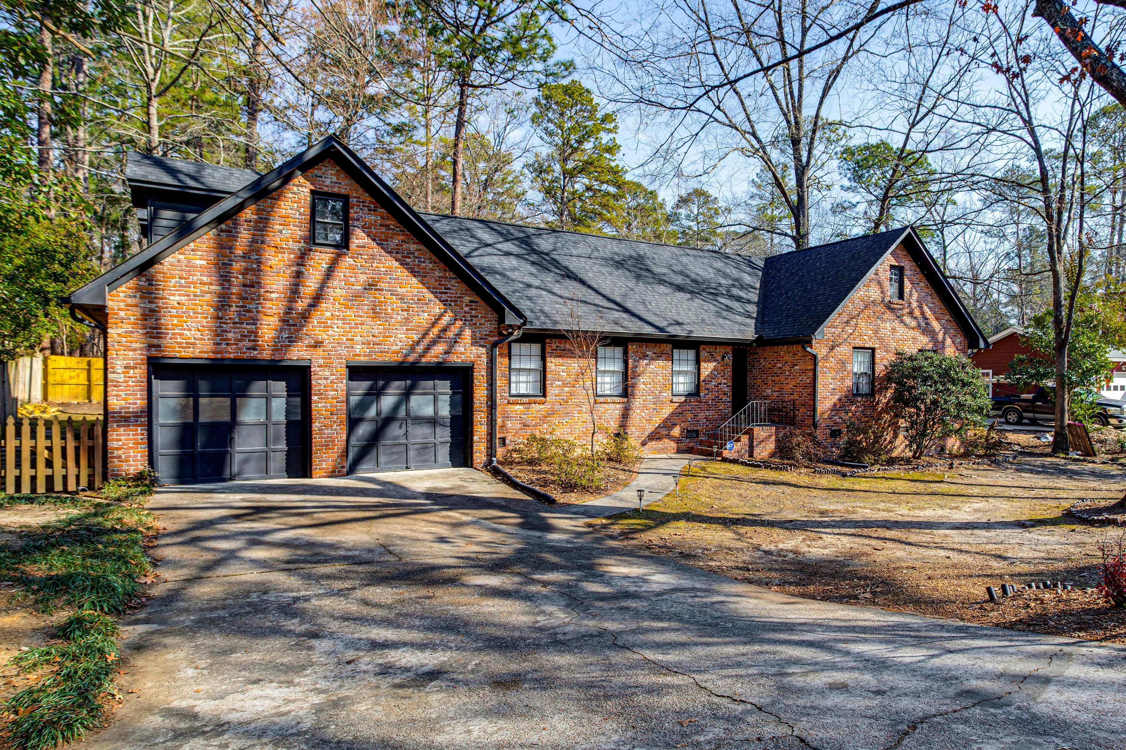 Parking | Driveway (4 Vehicles)