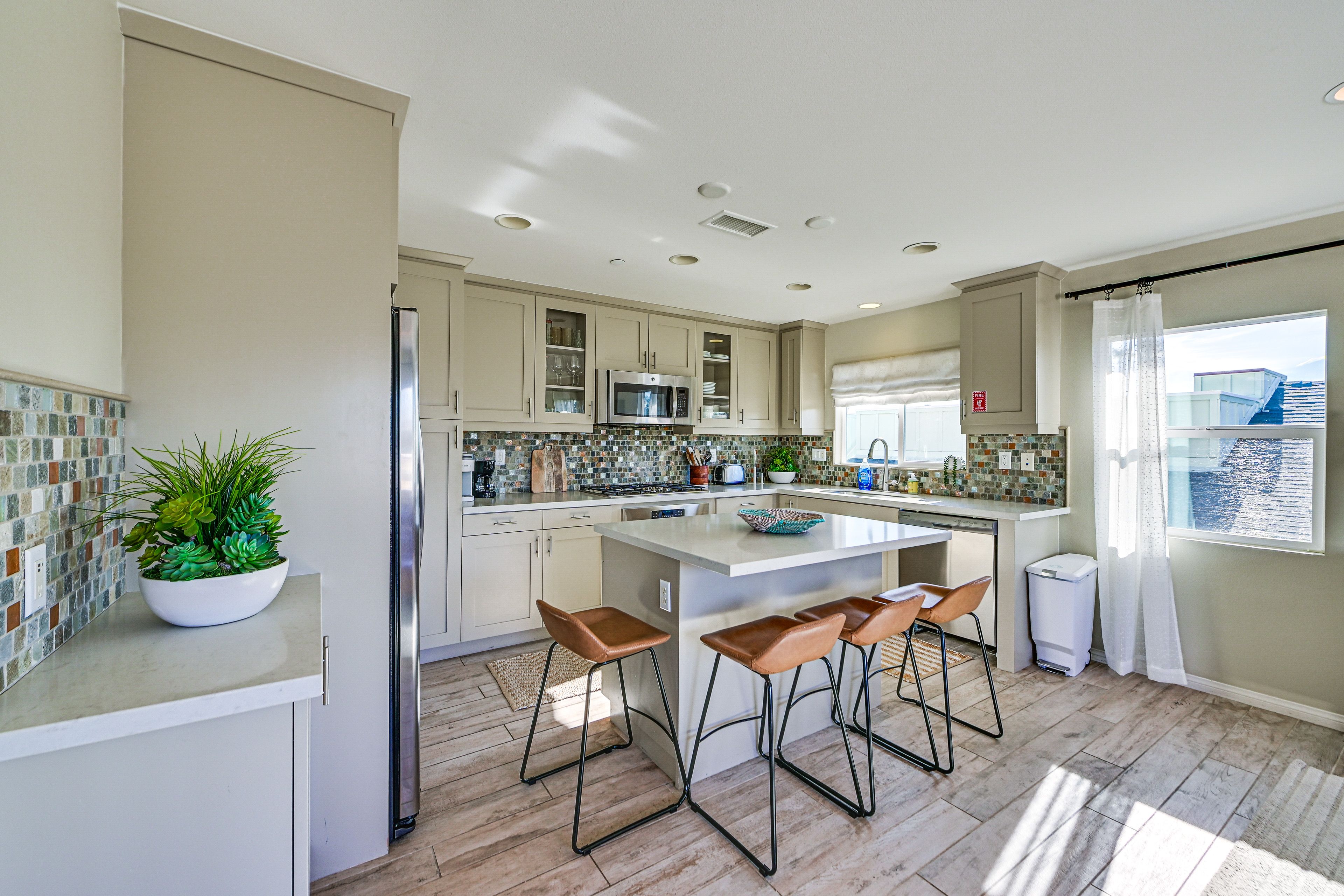 Breakfast Bar | Kitchen | Cooking Basics | 3rd Floor