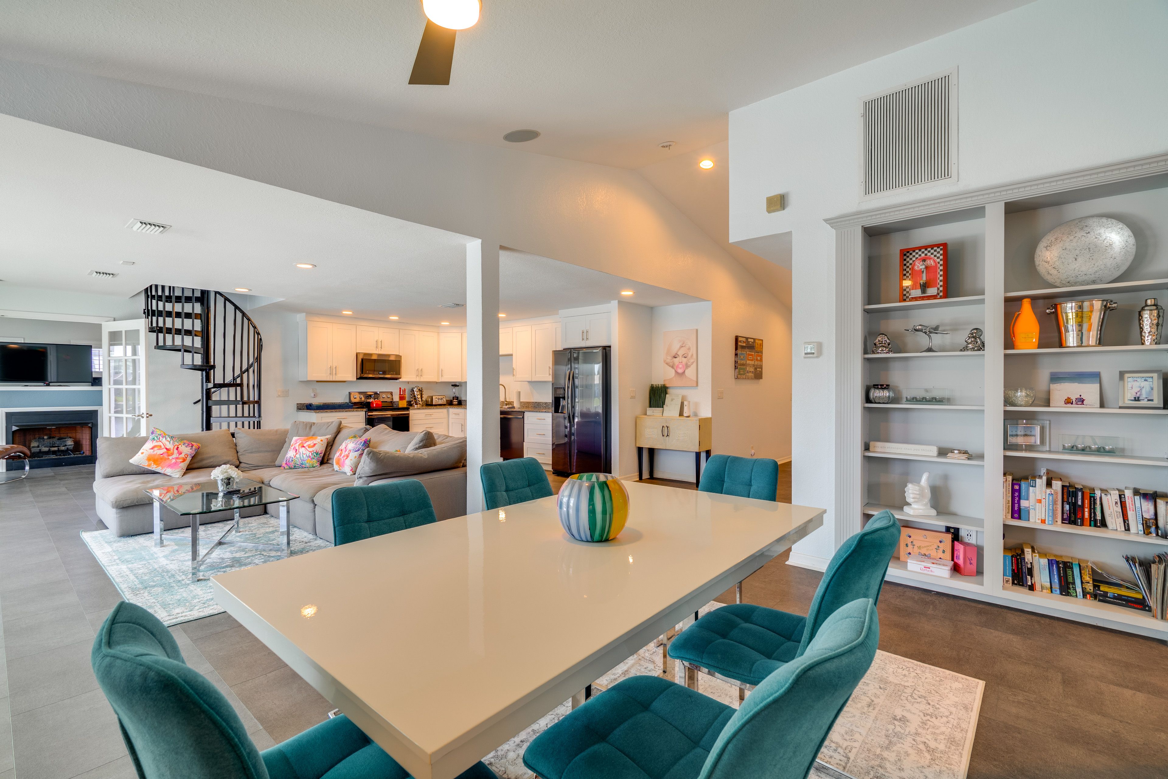 Dining Area | 1st Floor