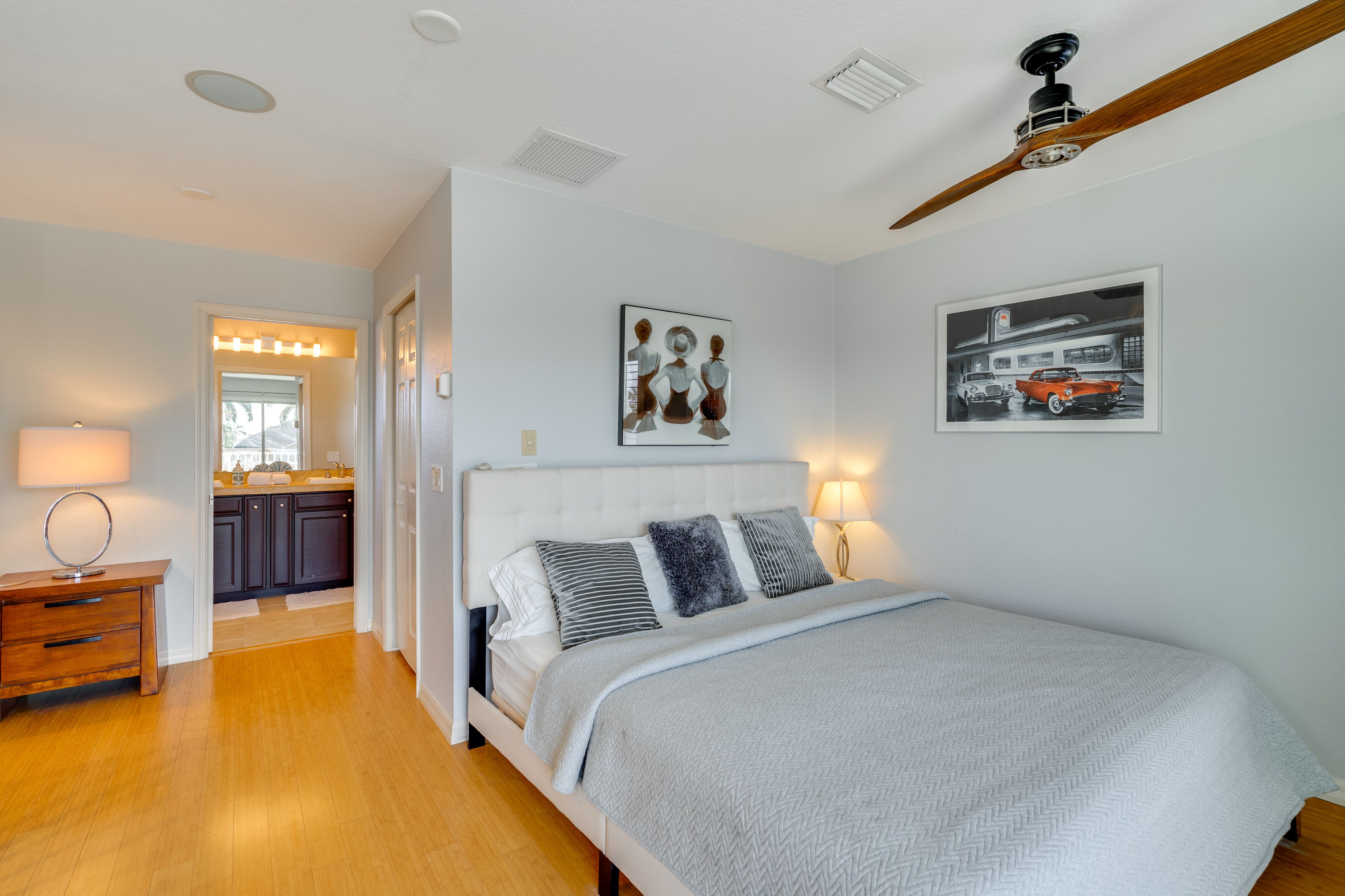 Bedroom 3 | 2nd Floor | Queen Bed